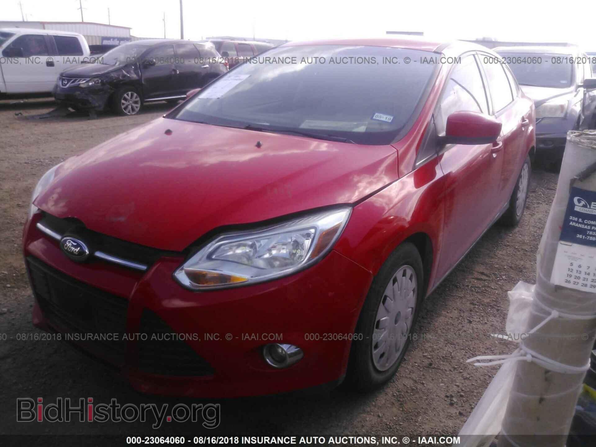2012 Ford Focus - VIN: 1FAHP3F25CL466217 - Photo 2
