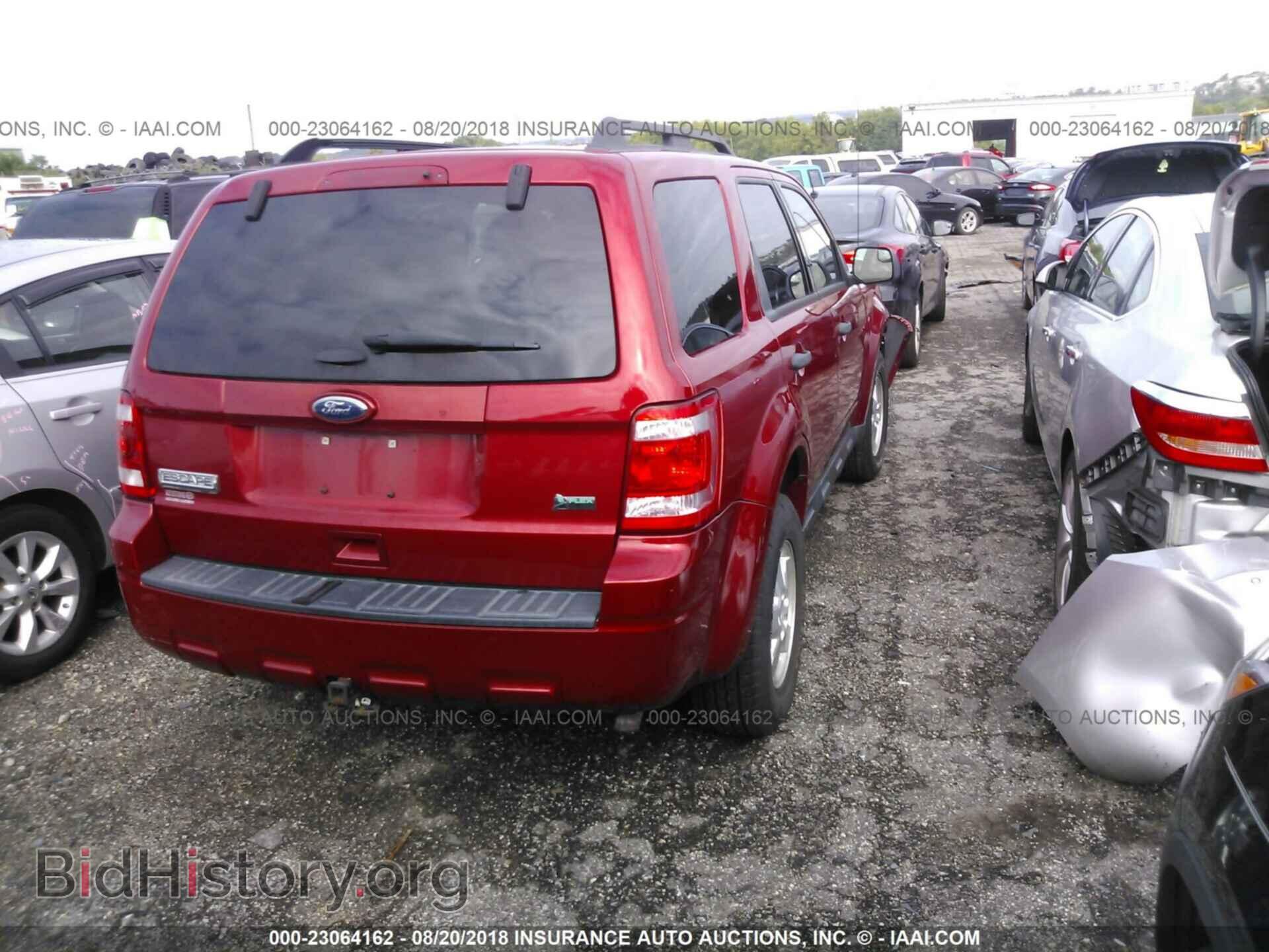 2012 Ford Escape - VIN: 1FMCU9DG8CKB09193 - Photo 4