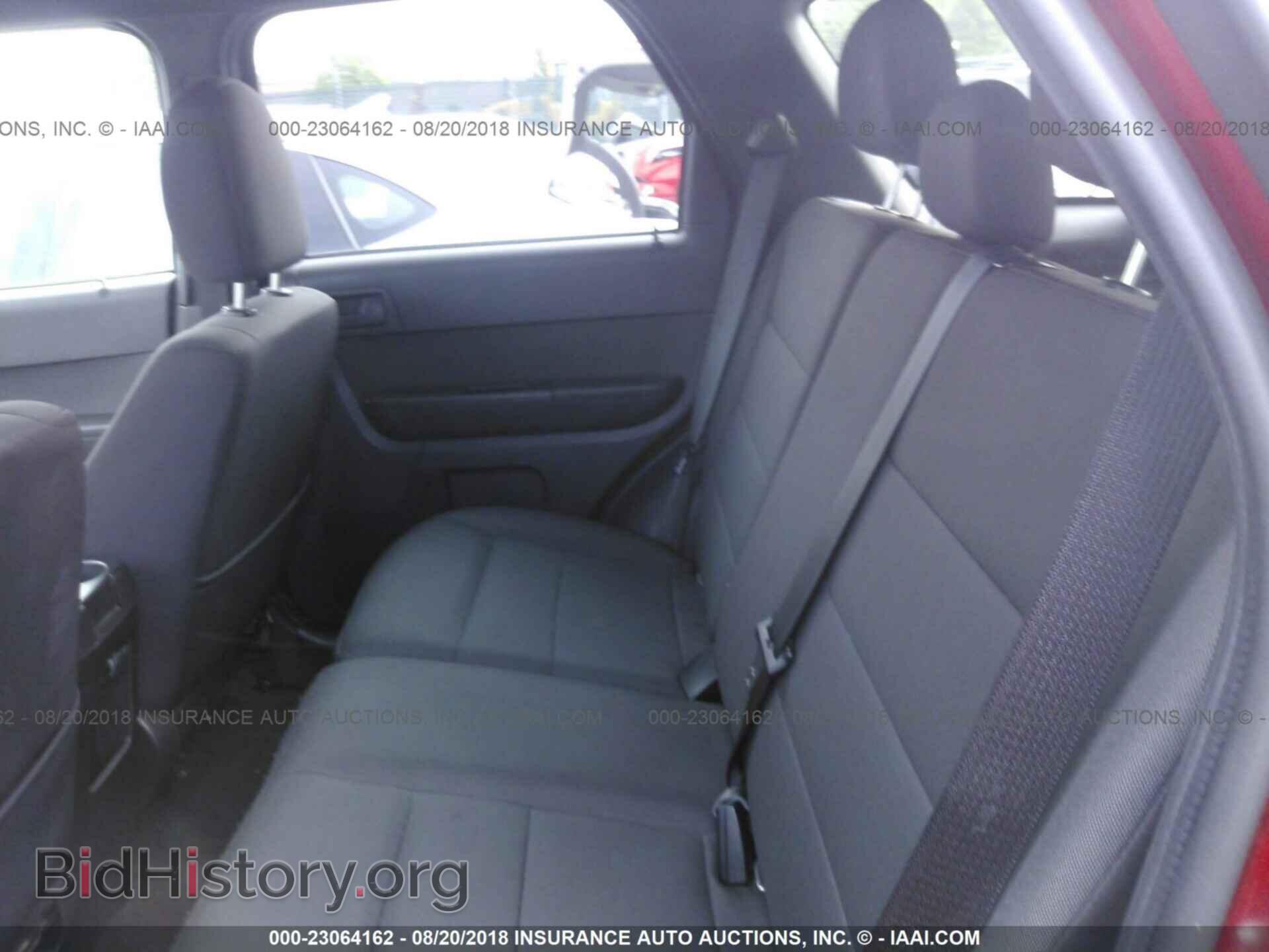 2012 Ford Escape - VIN: 1FMCU9DG8CKB09193 - Photo 8
