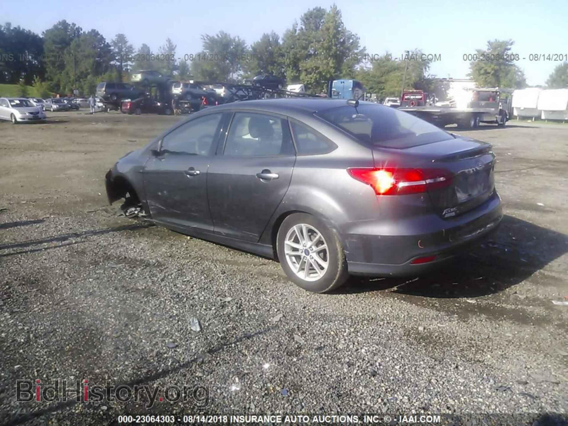 2015 Ford Focus - VIN: 1FADP3F22FL209423 - Photo 3