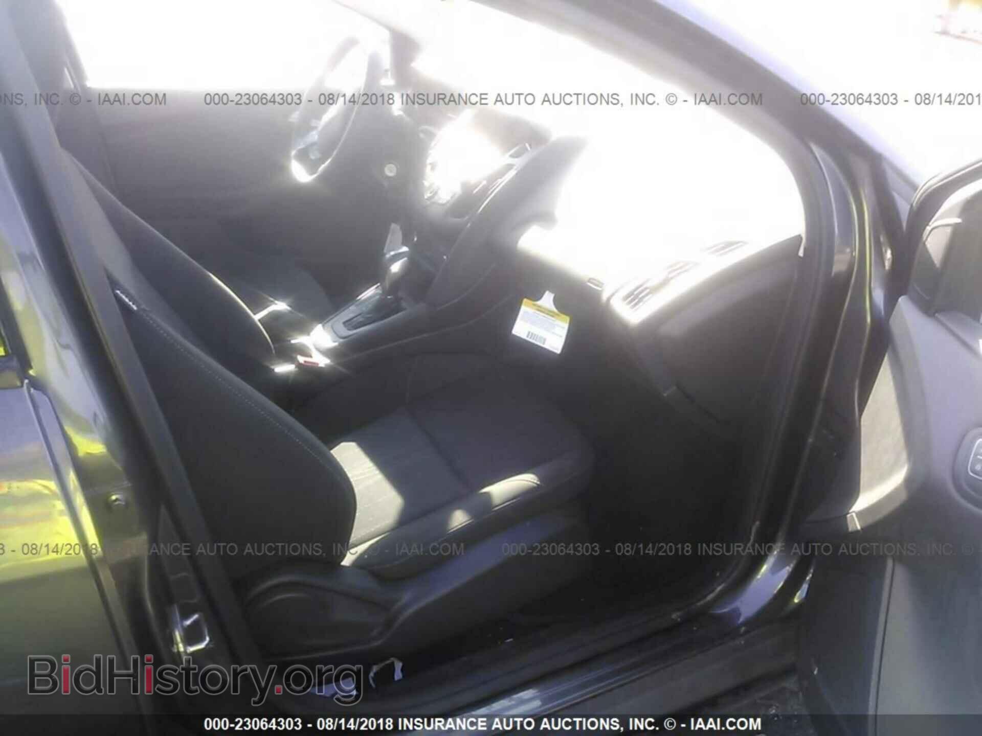 2015 Ford Focus - VIN: 1FADP3F22FL209423 - Photo 5
