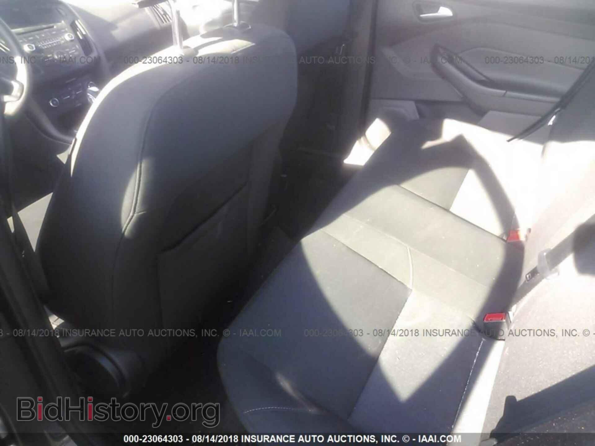 2015 Ford Focus - VIN: 1FADP3F22FL209423 - Photo 8