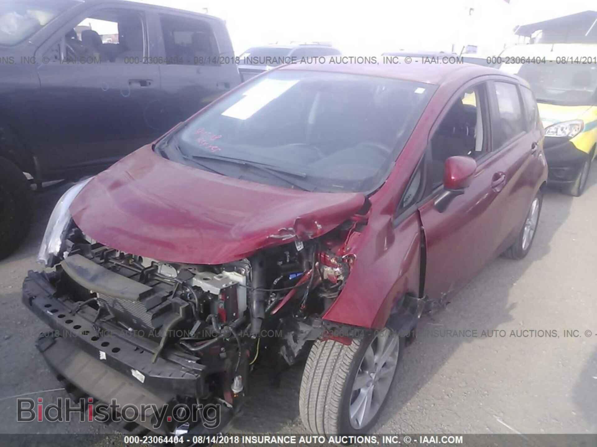 2015 Nissan Versa note - VIN: 3N1CE2CP5FL370295 - Фото 2