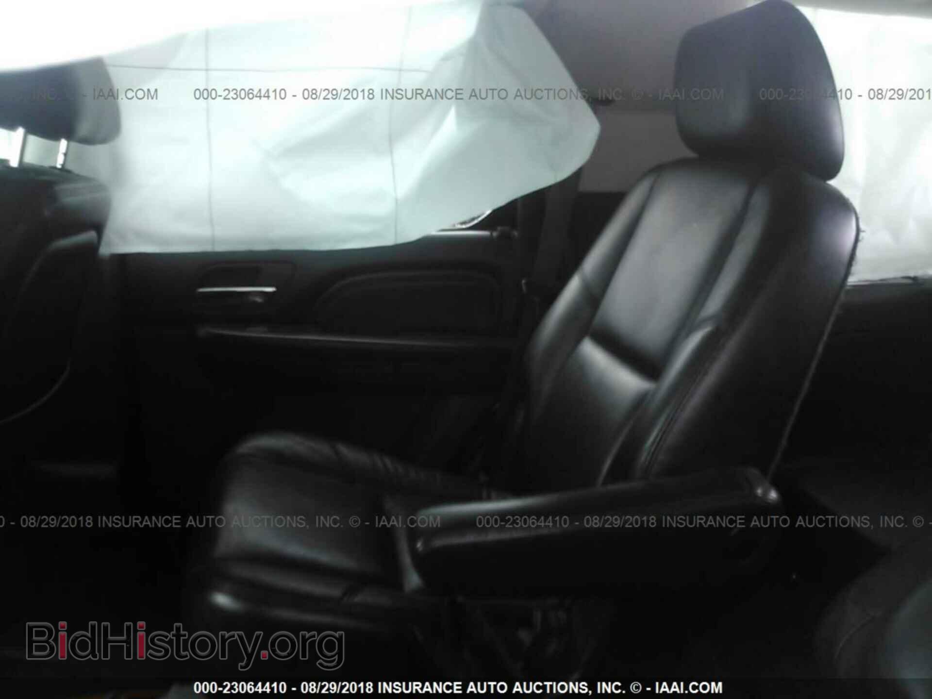 2011 Cadillac Escalade - VIN: 1GYS4BEF3BR216214 - Фото 8