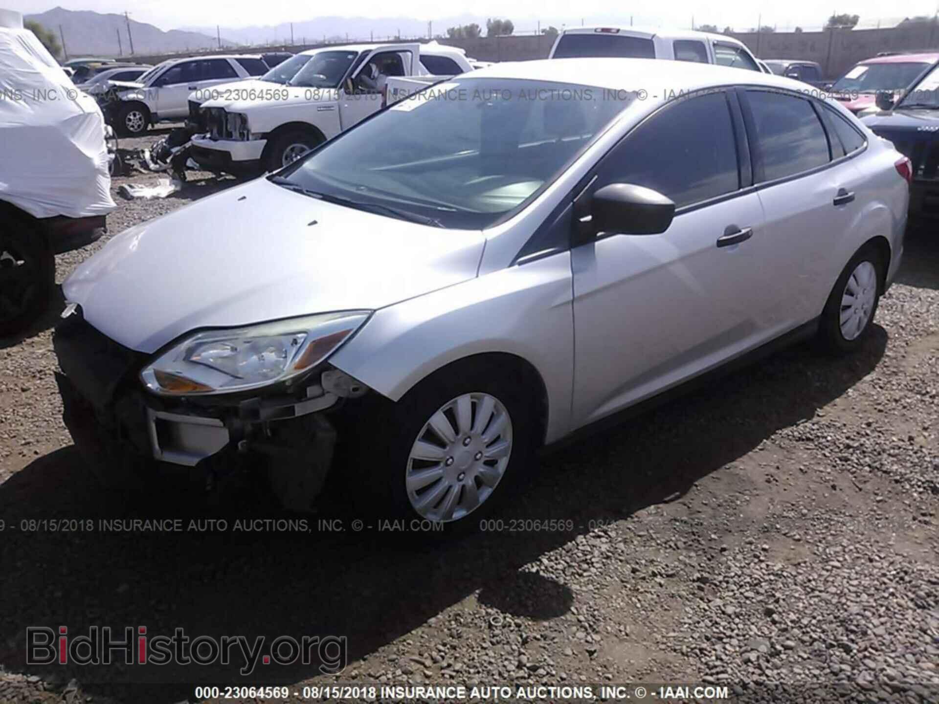 2012 Ford Focus - VIN: 1FAHP3E2XCL314337 - Photo 2