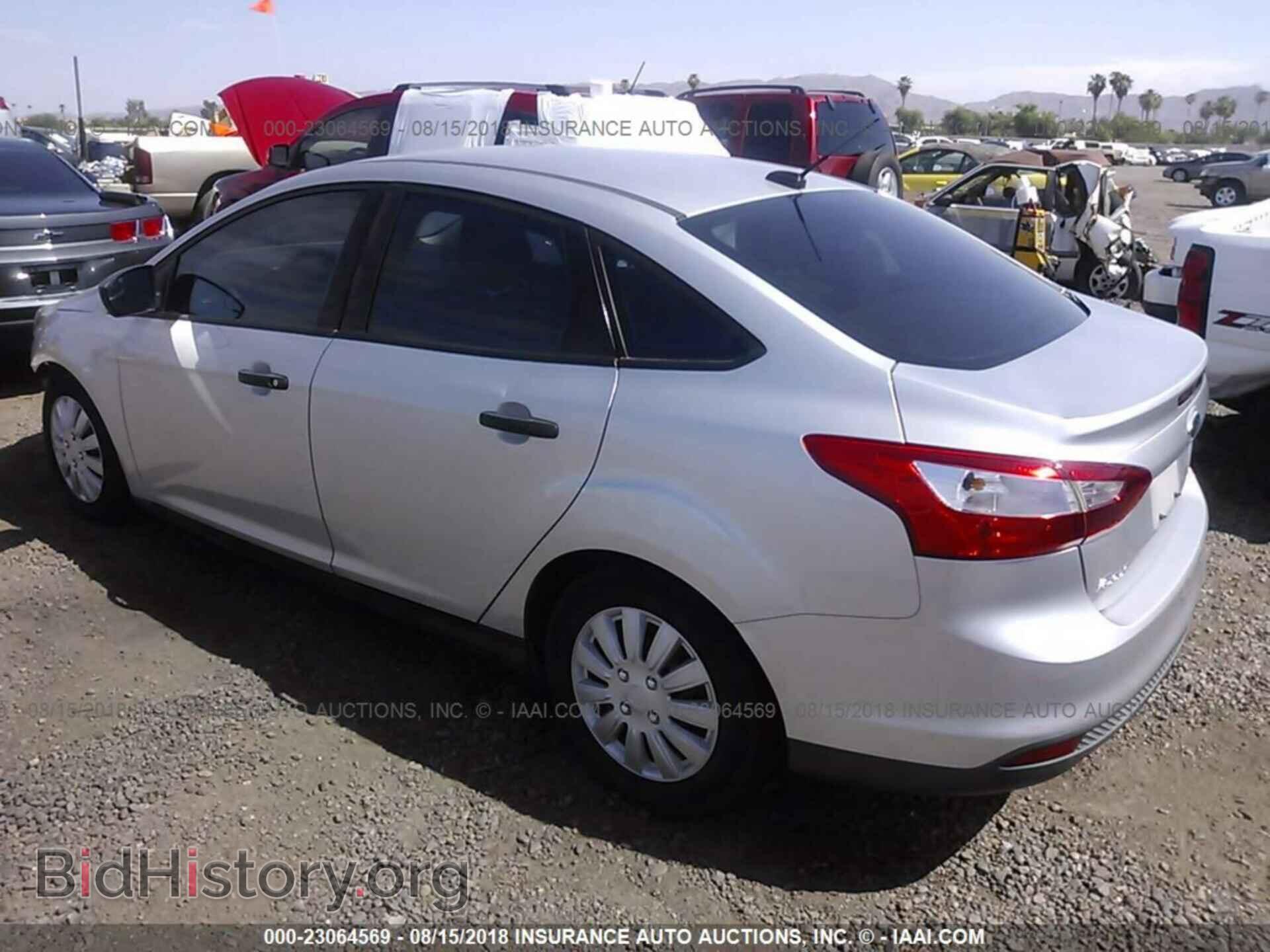 2012 Ford Focus - VIN: 1FAHP3E2XCL314337 - Photo 3
