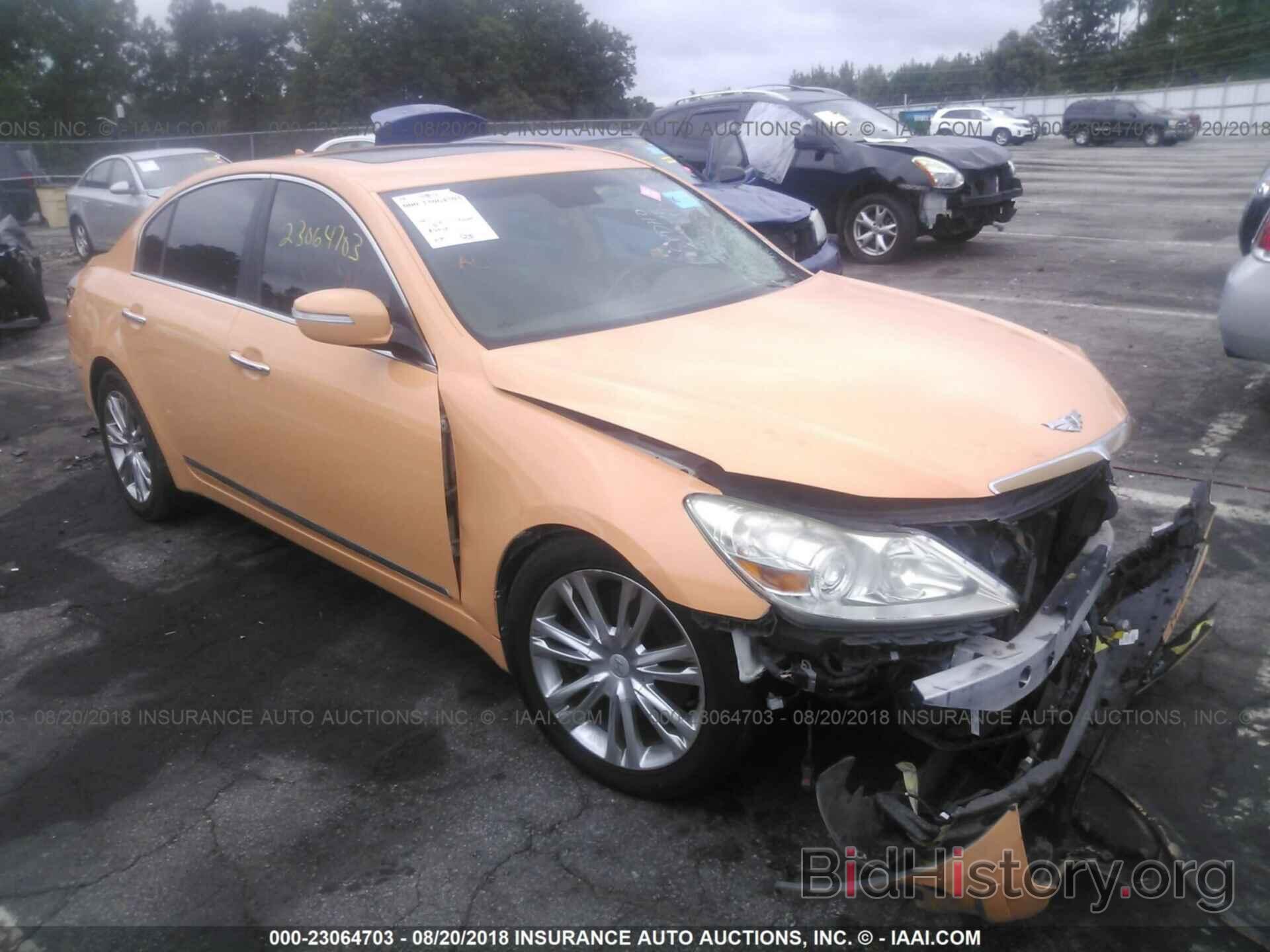 Photo KMHGC4DF1BU127598 - HYUNDAI GENESIS 2011