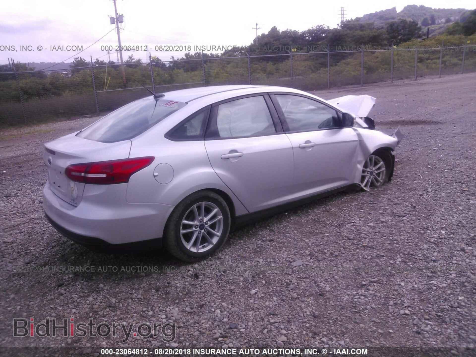 2016 Ford Focus - VIN: 1FADP3F23GL264366 - Фото 4