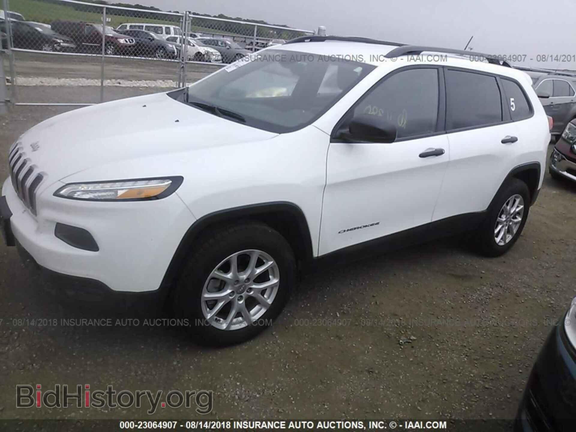 2017 Jeep Cherokee - VIN: 1C4PJMAB8HW529448 - Photo 2