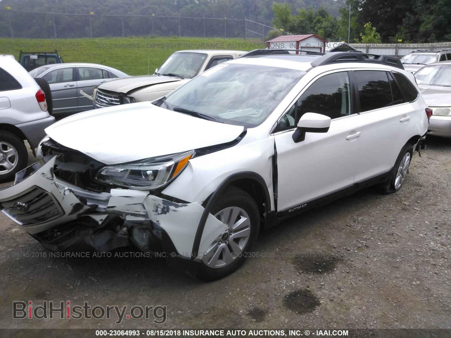 2016 Subaru Outback - VIN: 4S4BSBEC8G3244954 - Фото 2