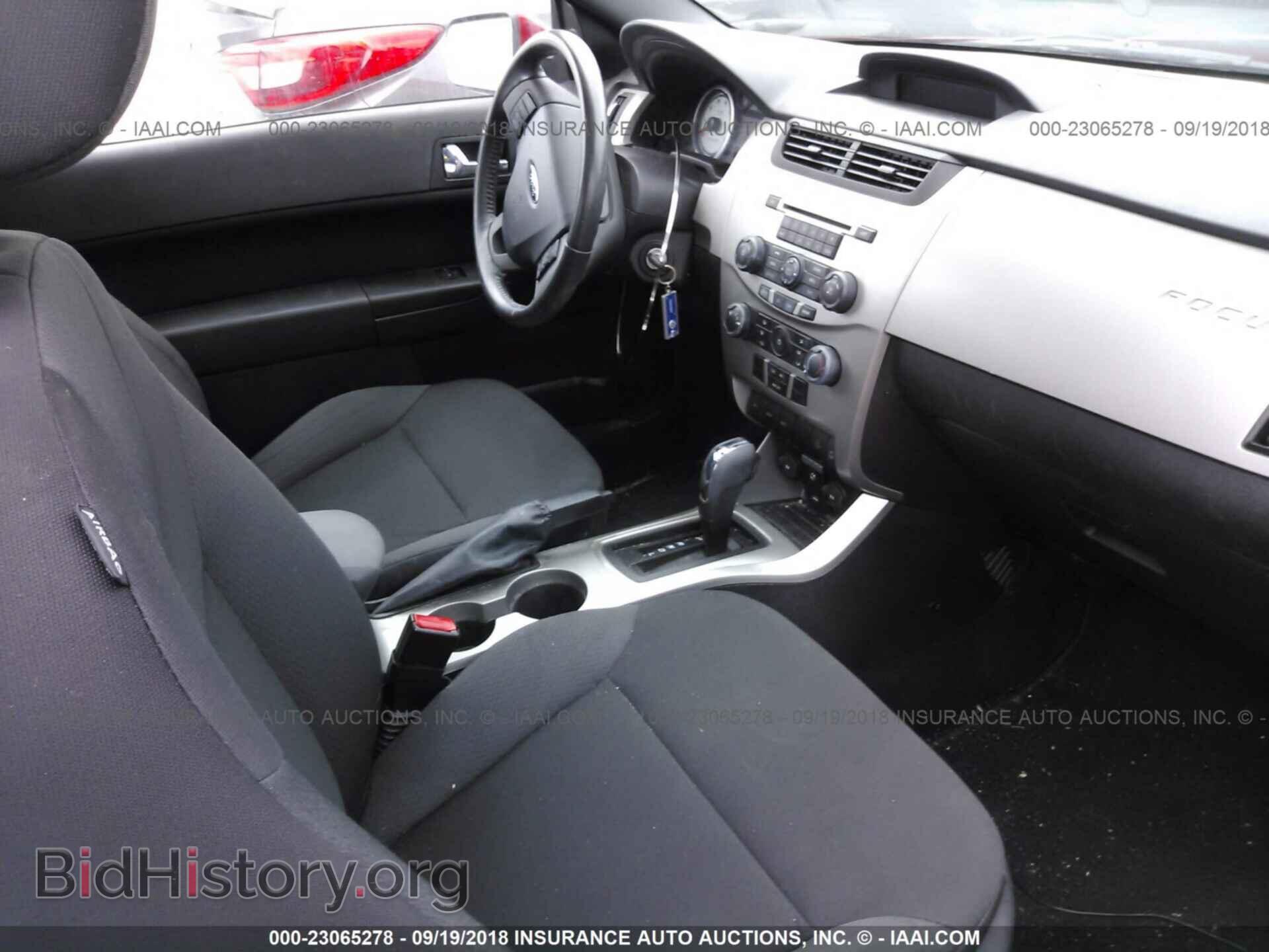 2008 FORD FOCUS - VIN: 1FAHP33NX8W190699 - Фото 5