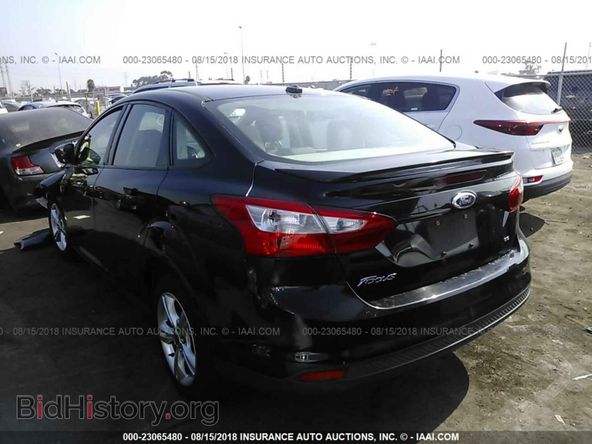 2012 Ford Focus - VIN: 1FAHP3F28CL227910 - Фото 3