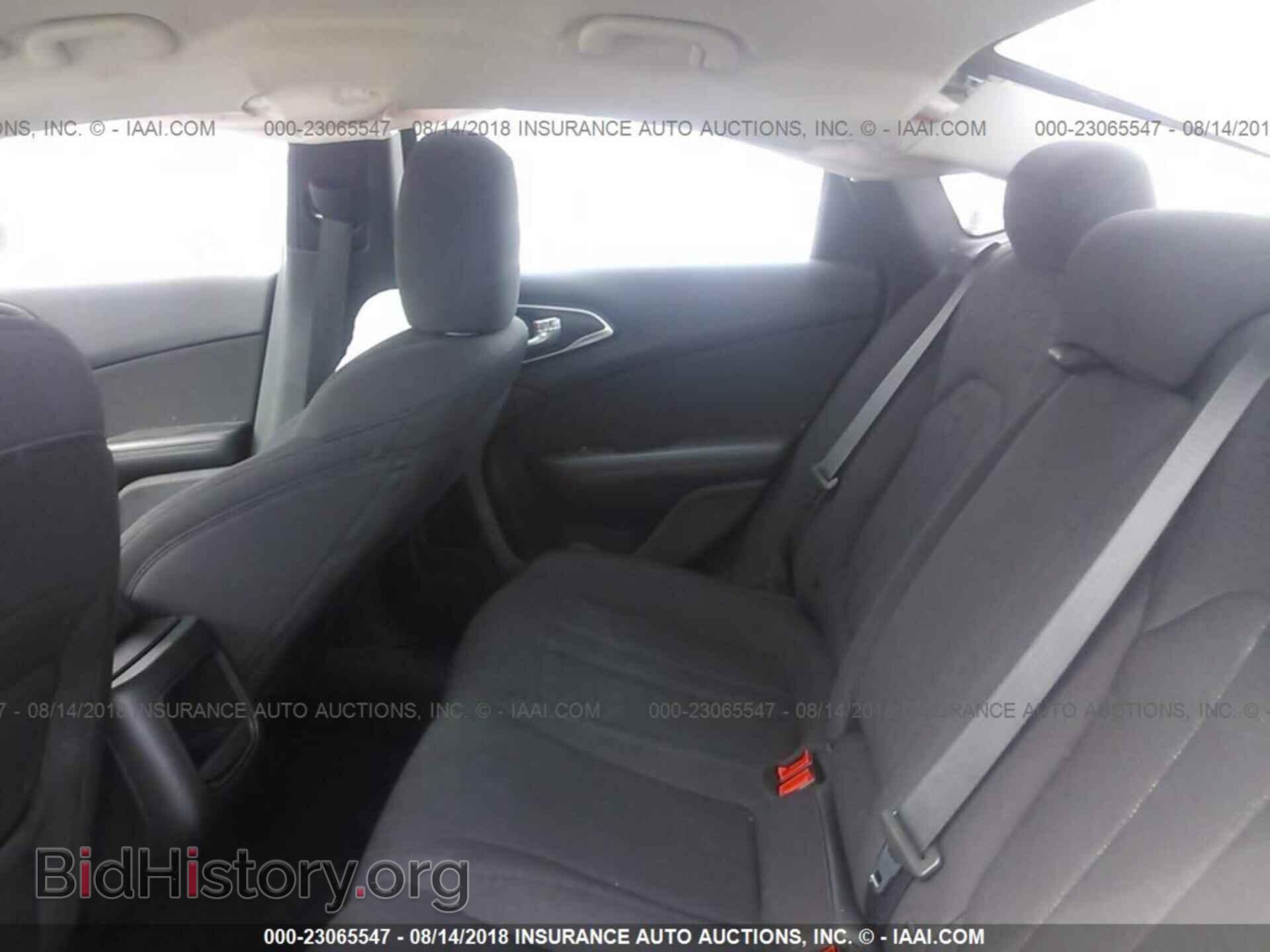 2016 Chrysler 200 - VIN: 1C3CCCAB7GN130056 - Photo 8