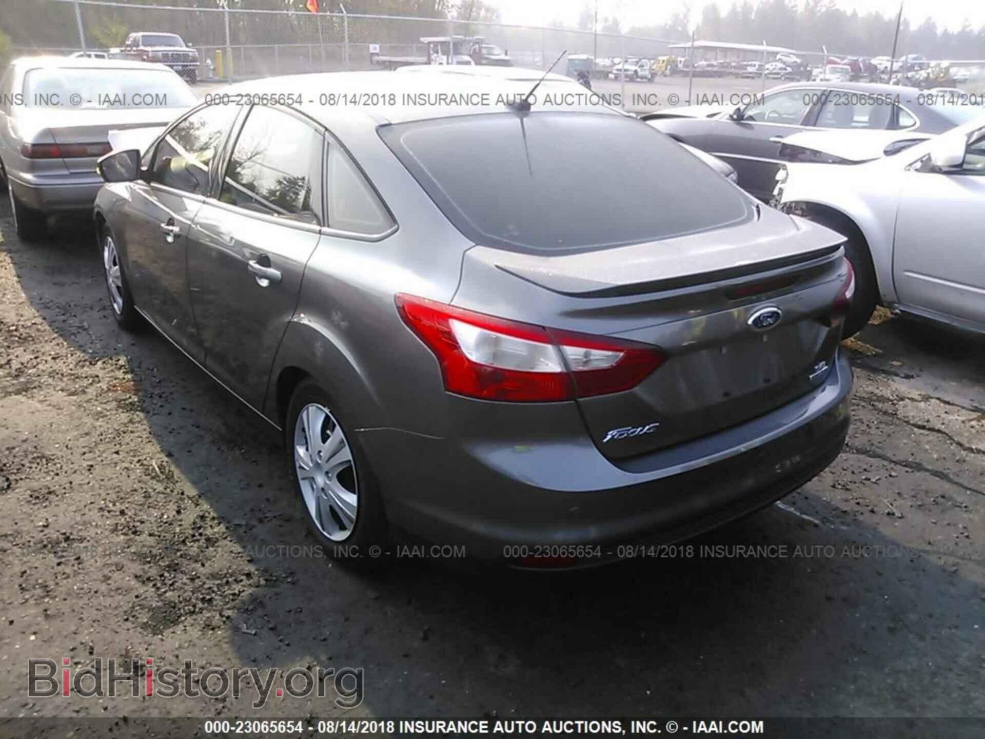2013 Ford Focus - VIN: 1FADP3F22DL124546 - Photo 3