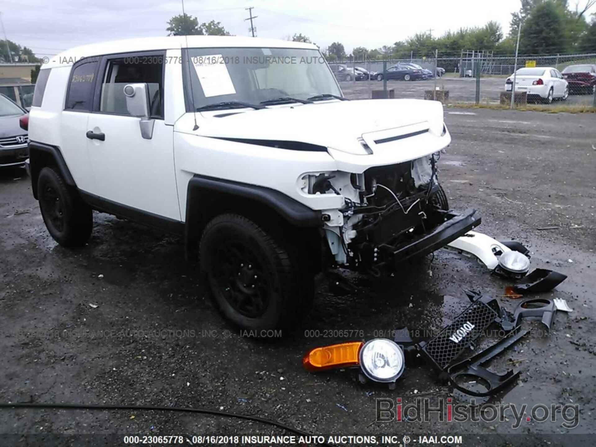 Фотография JTEBU4BF7DK168472 - Toyota Fj cruiser 2013