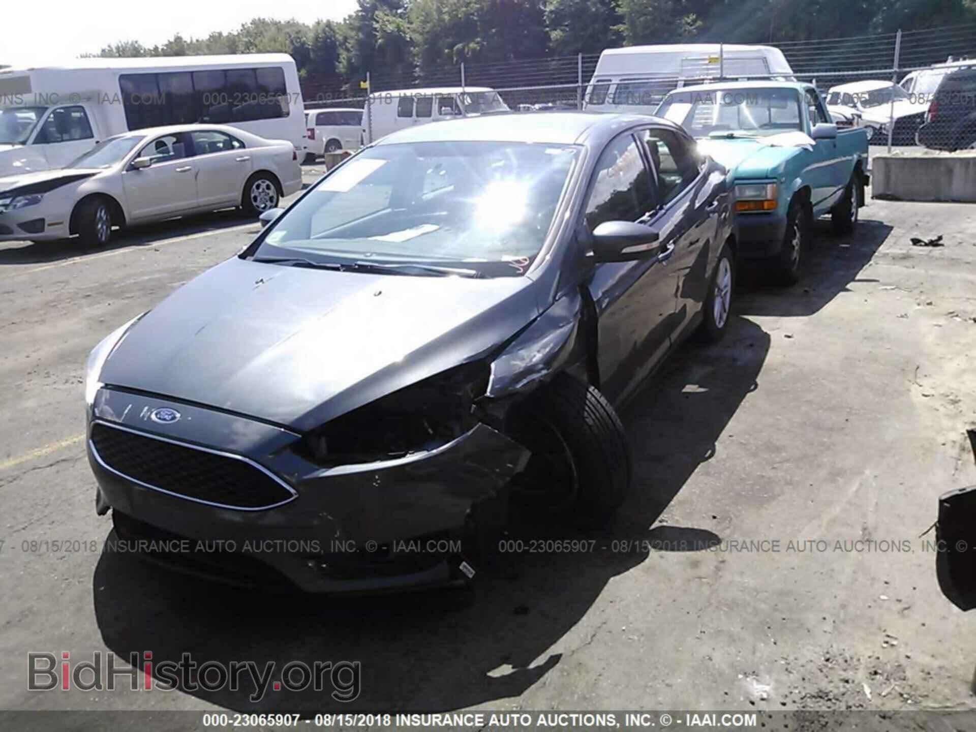 2015 Ford Focus - VIN: 1FADP3F2XFL206253 - Фото 2