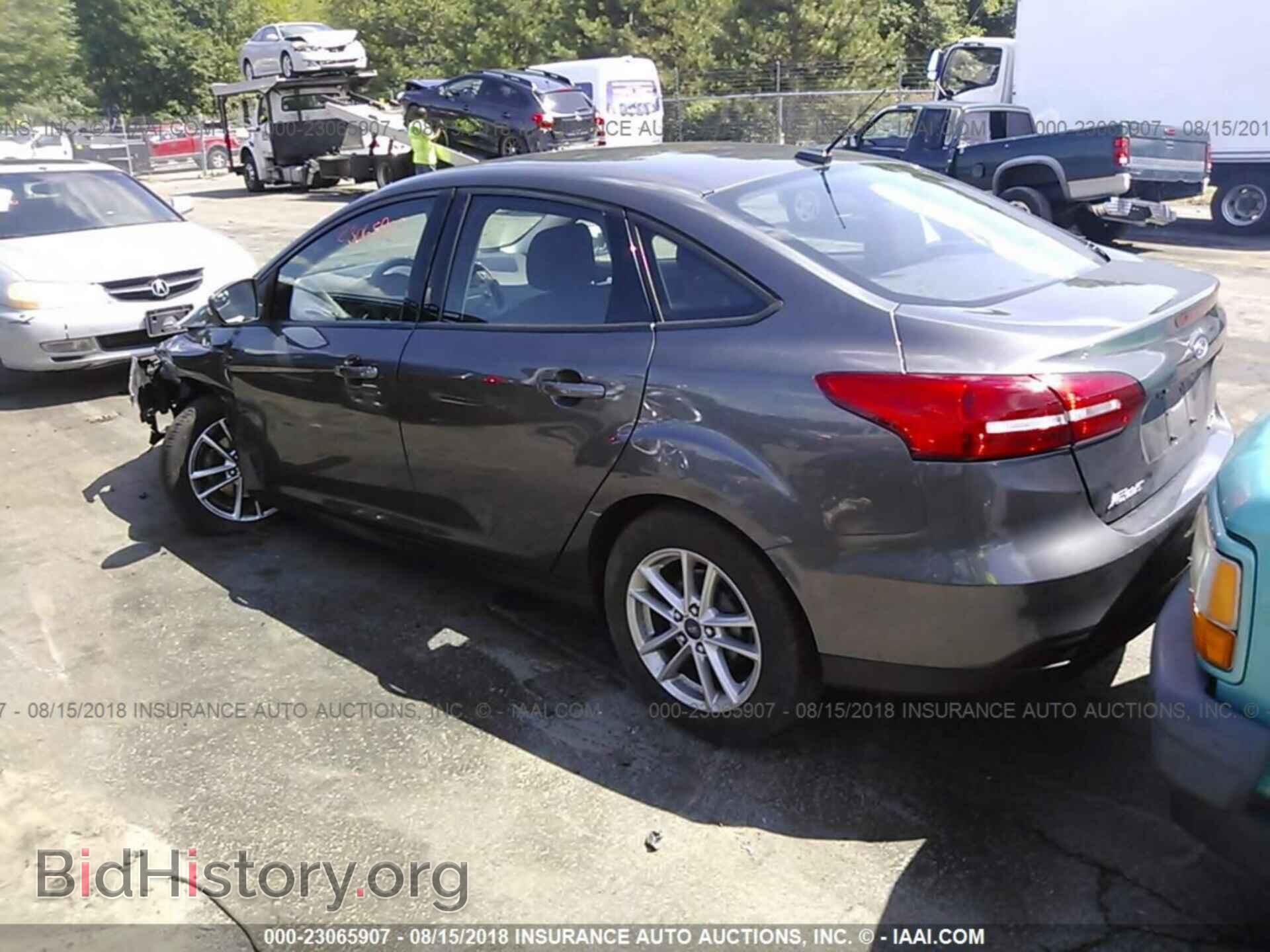 2015 Ford Focus - VIN: 1FADP3F2XFL206253 - Фото 3
