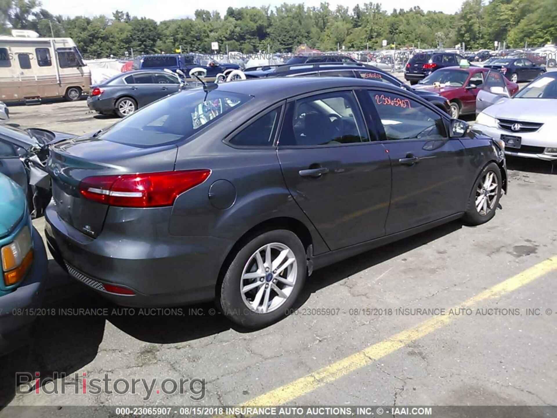 2015 Ford Focus - VIN: 1FADP3F2XFL206253 - Фото 4