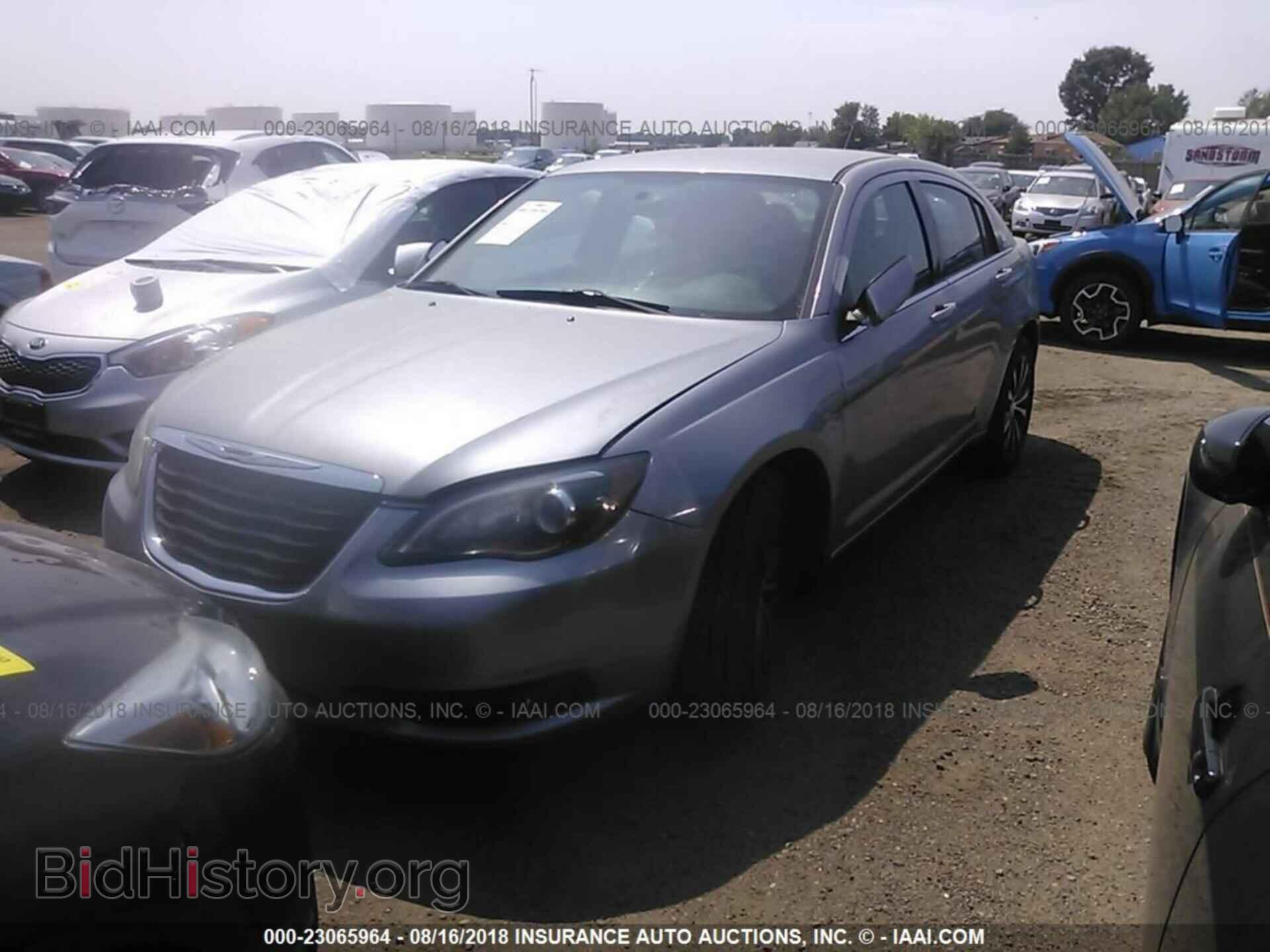 2013 Chrysler 200 - VIN: 1C3CCBBG5DN745009 - Photo 2