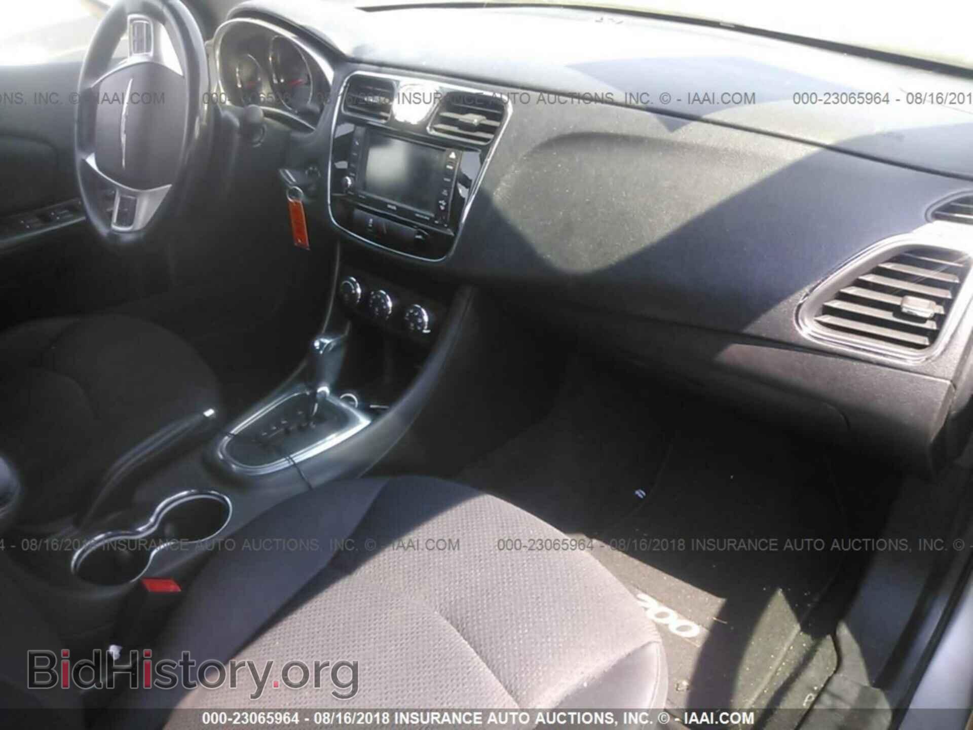 2013 Chrysler 200 - VIN: 1C3CCBBG5DN745009 - Photo 5