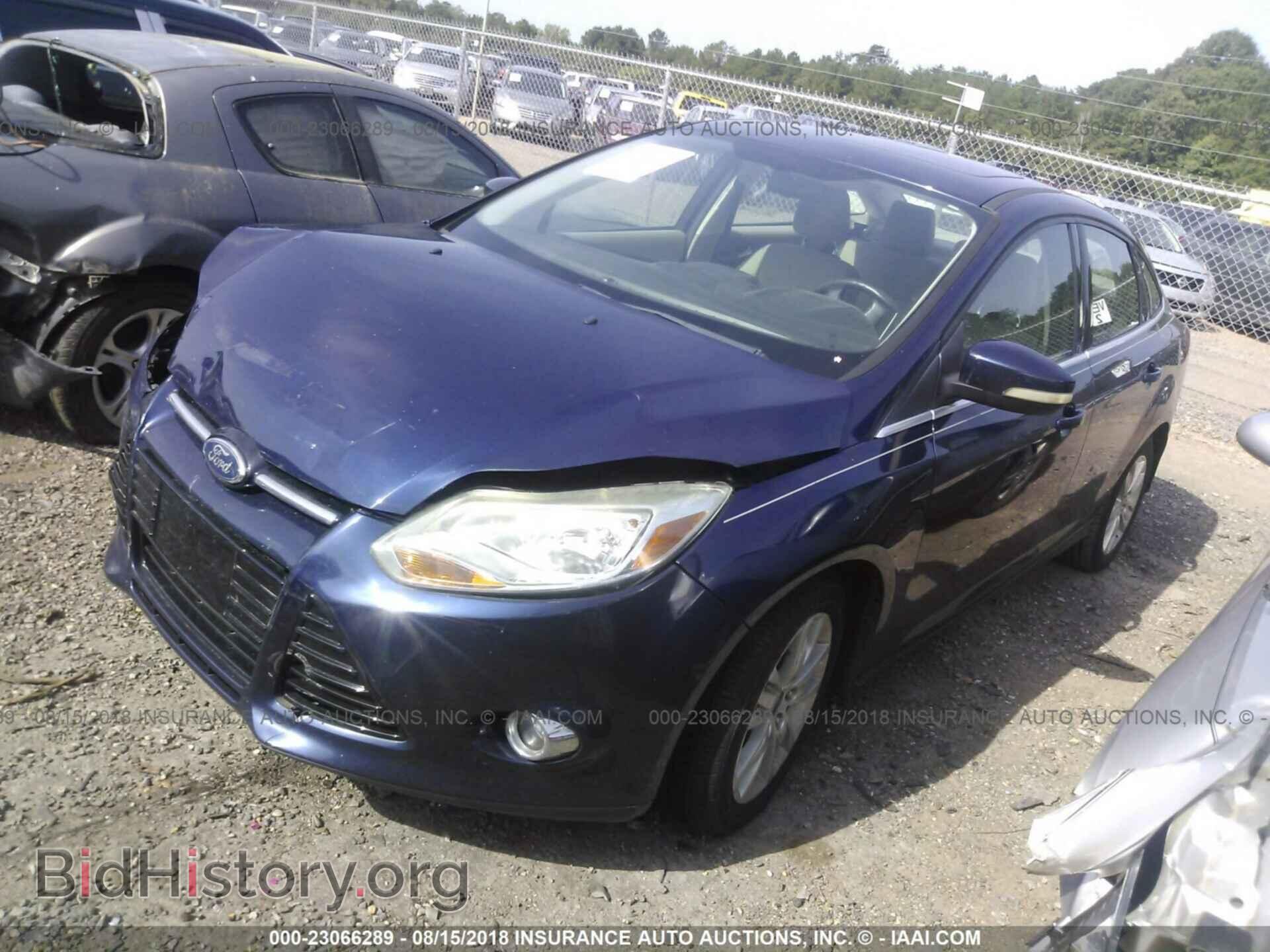 2012 Ford Focus - VIN: 1FAHP3H28CL105951 - Photo 2