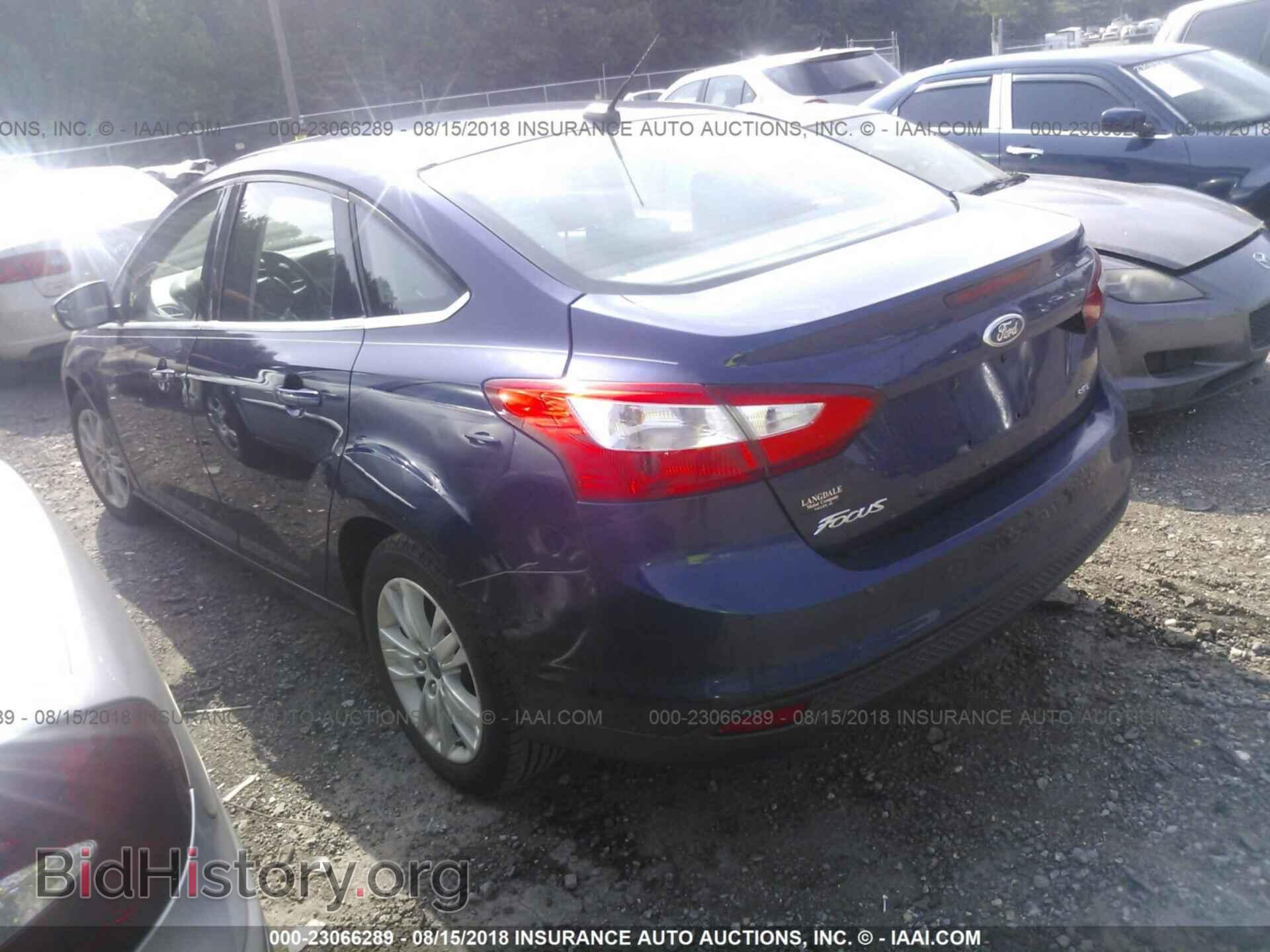 2012 Ford Focus - VIN: 1FAHP3H28CL105951 - Photo 3