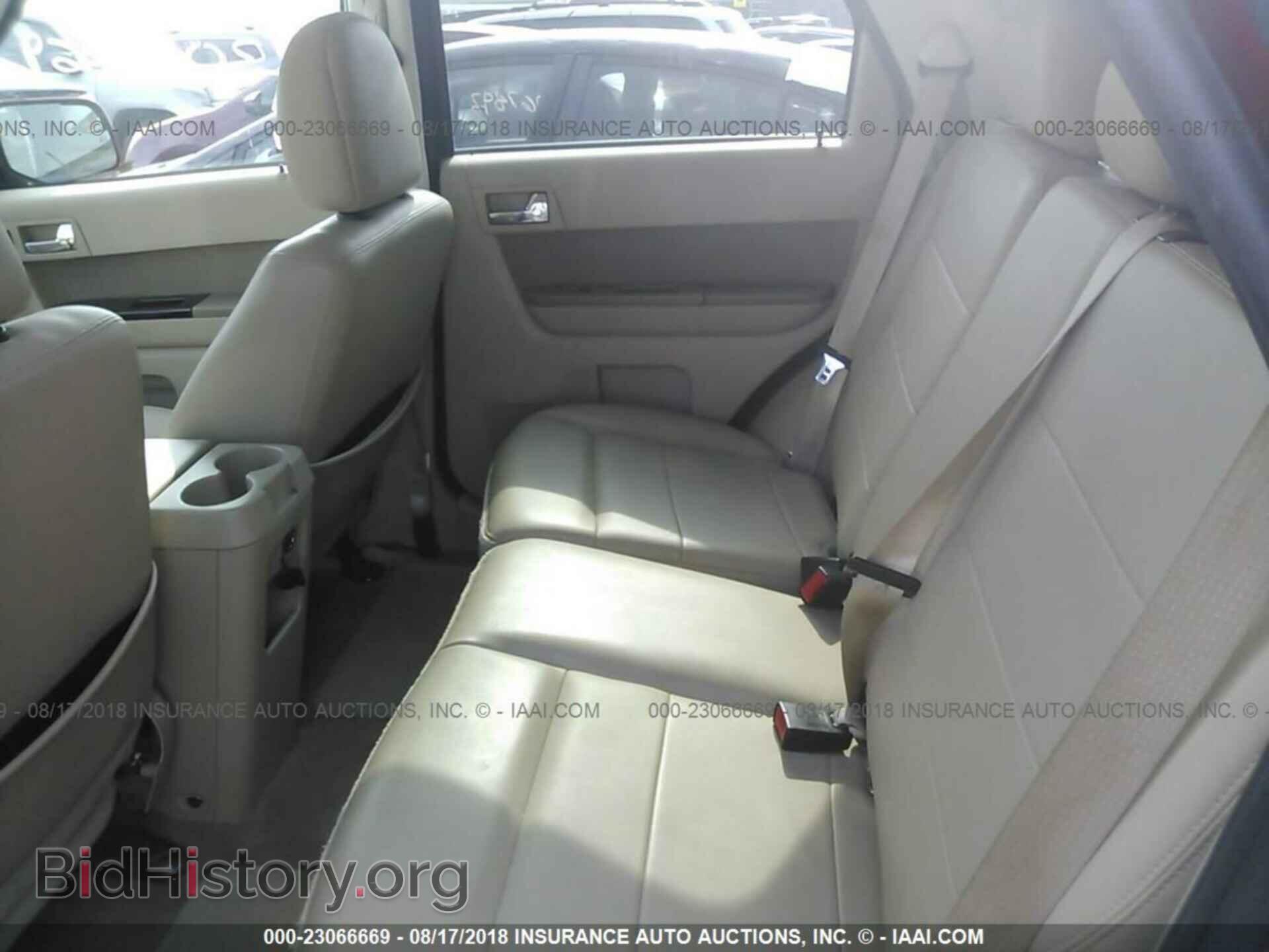 2011 Ford Escape - VIN: 1FMCU9EG5BKC43575 - Photo 8