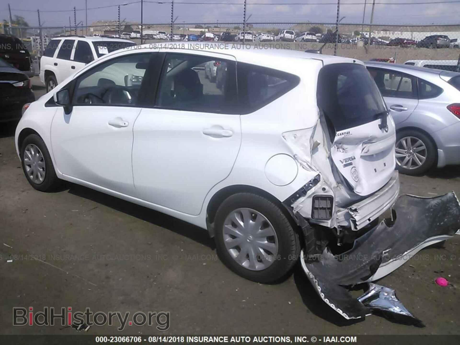 2016 Nissan Versa note - VIN: 3N1CE2CP0GL359108 - Фото 3