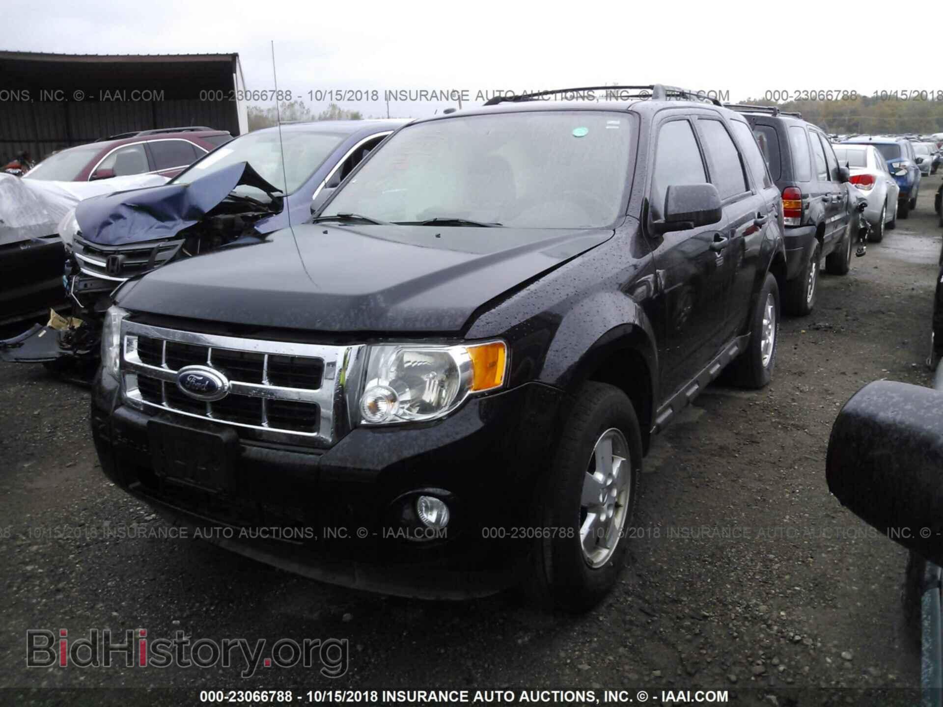 2012 Ford Escape - VIN: 1FMCU0D70CKA86150 - Photo 2