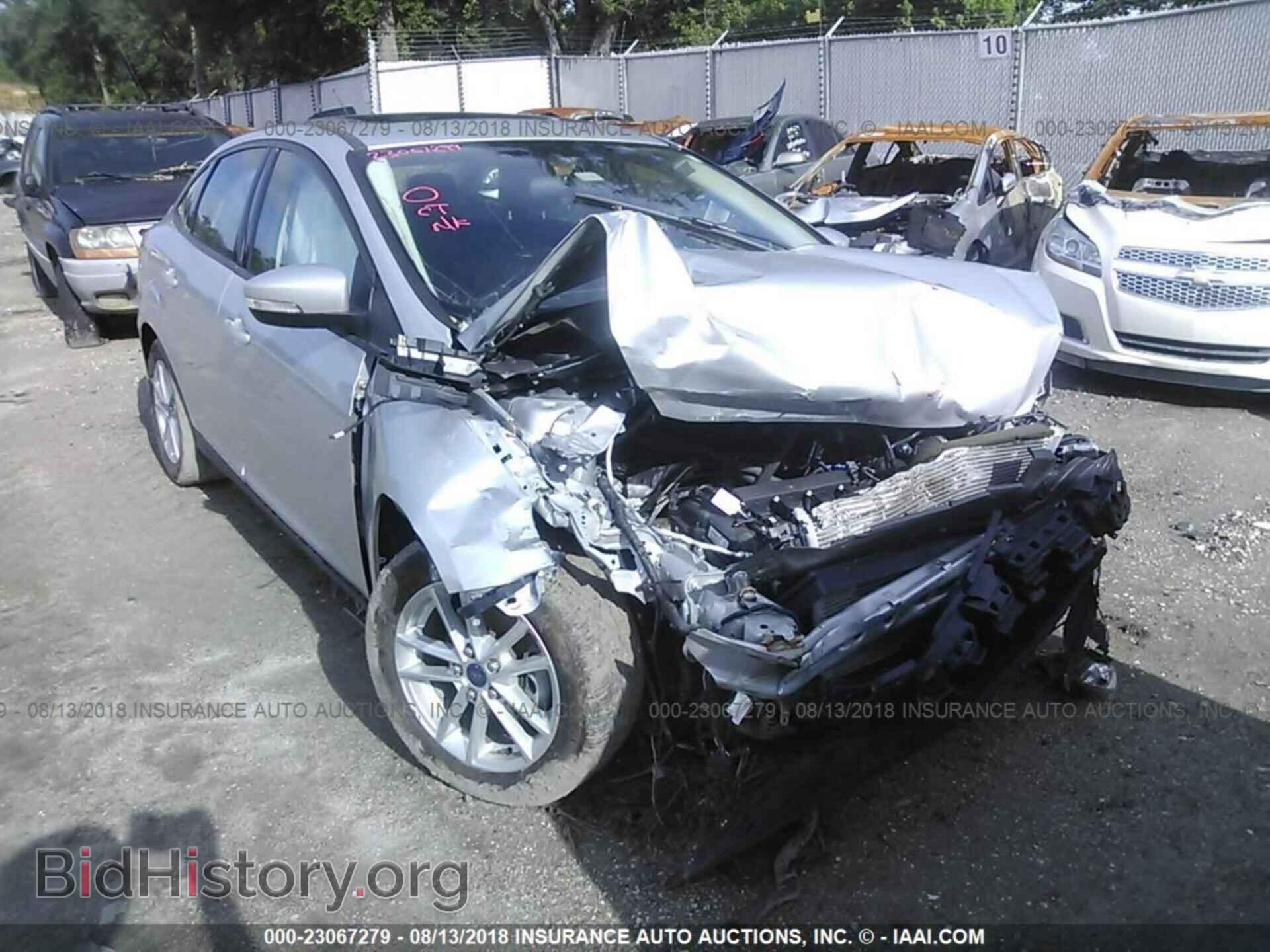 2016 Ford Focus - VIN: 1FADP3F25GL272467 - Photo 6