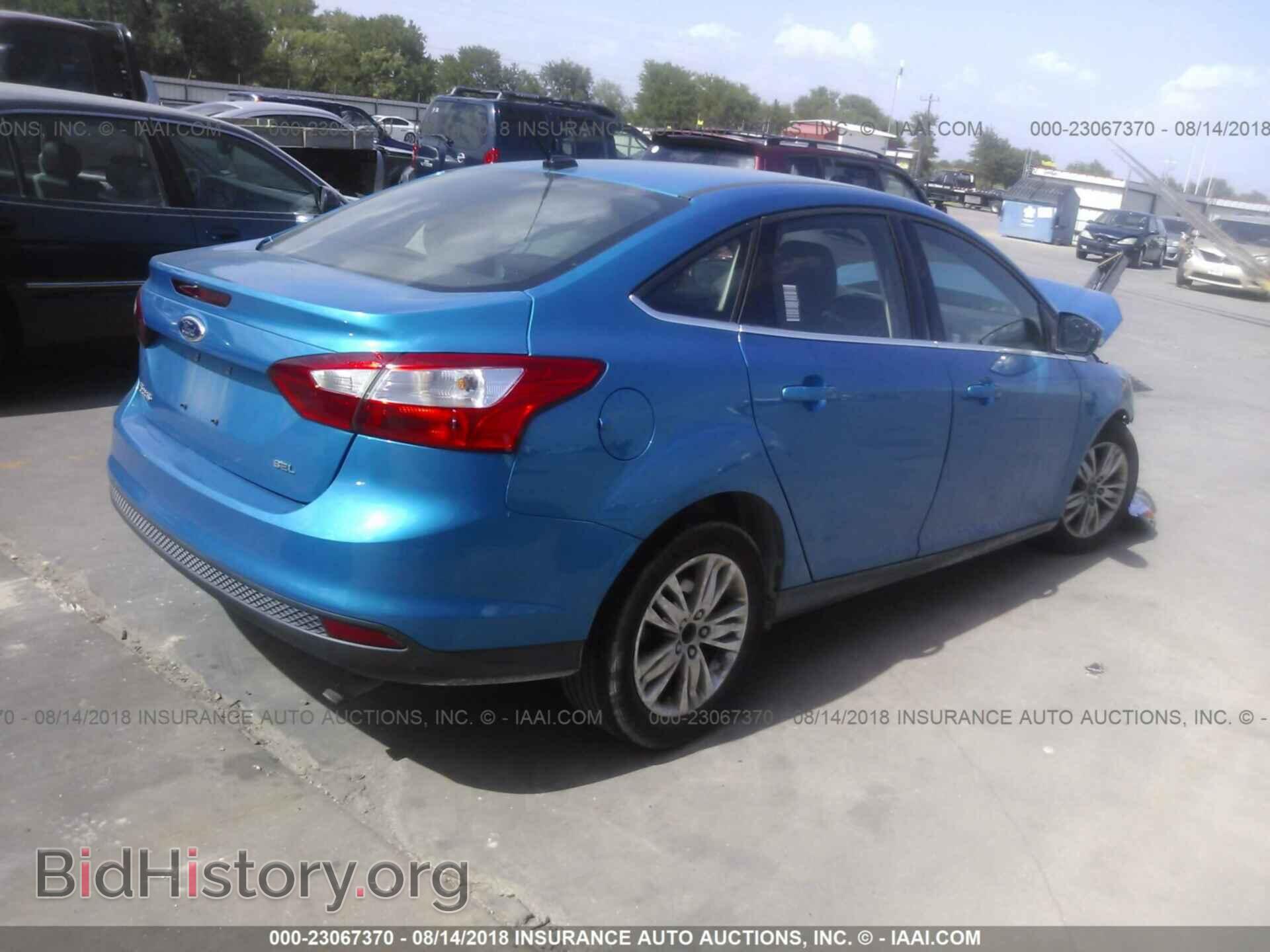 2012 Ford Focus - VIN: 1FAHP3H23CL397329 - Photo 4