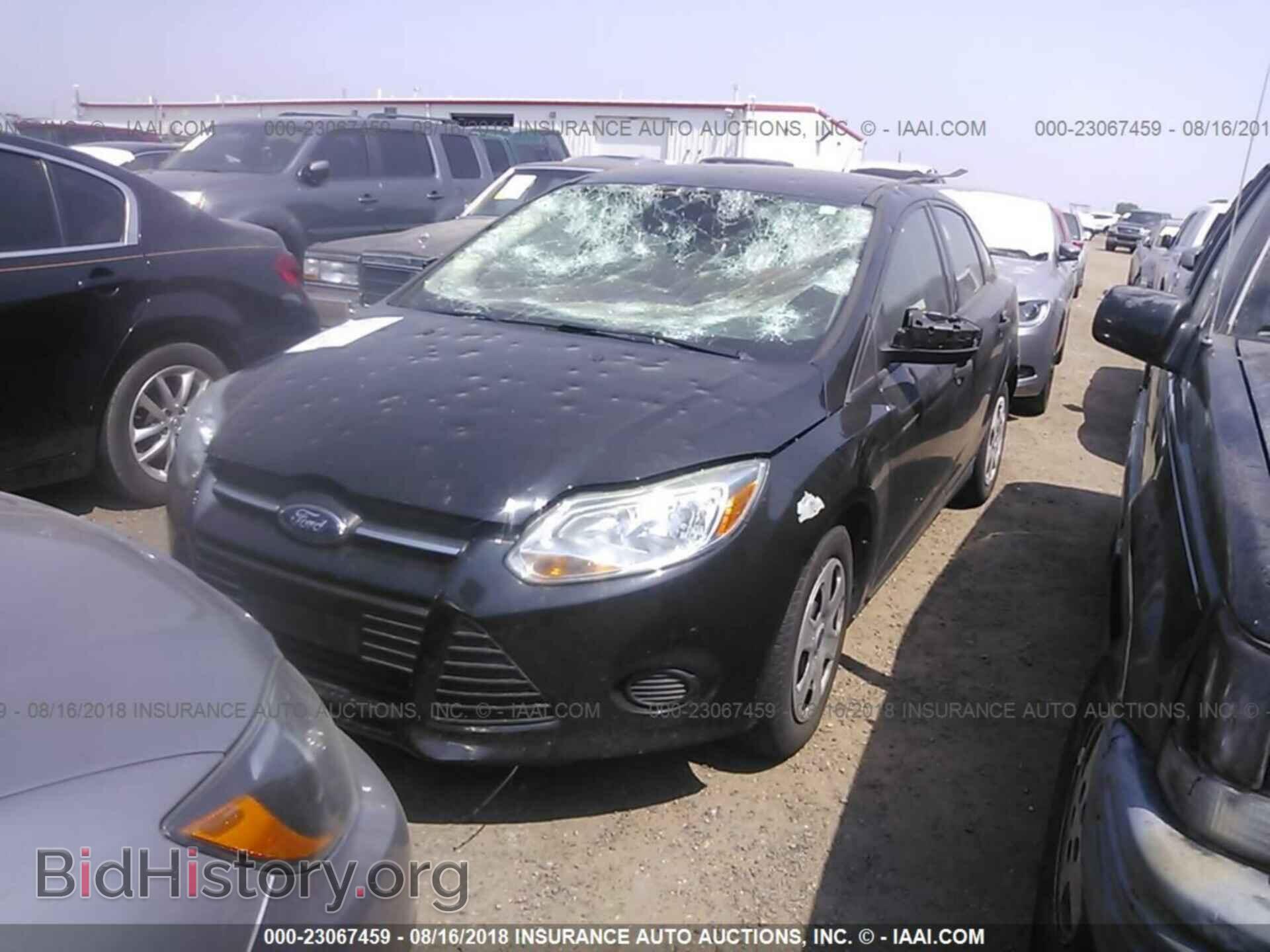 2013 Ford Focus - VIN: 1FADP3E2XDL161135 - Photo 2