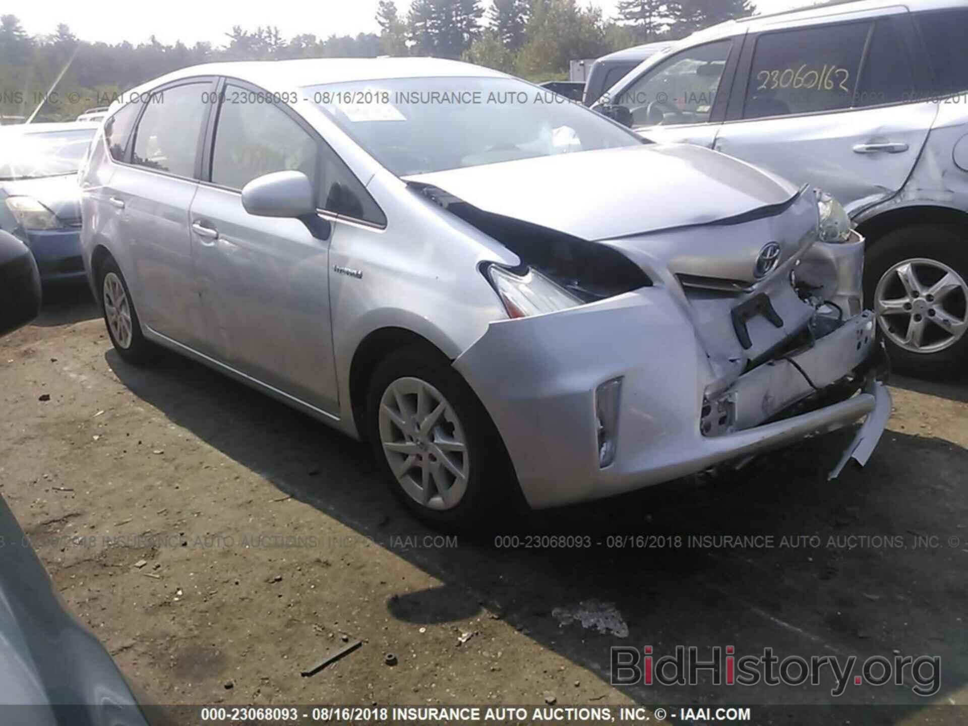 Photo JTDZN3EU9C3090676 - Toyota Prius v 2012