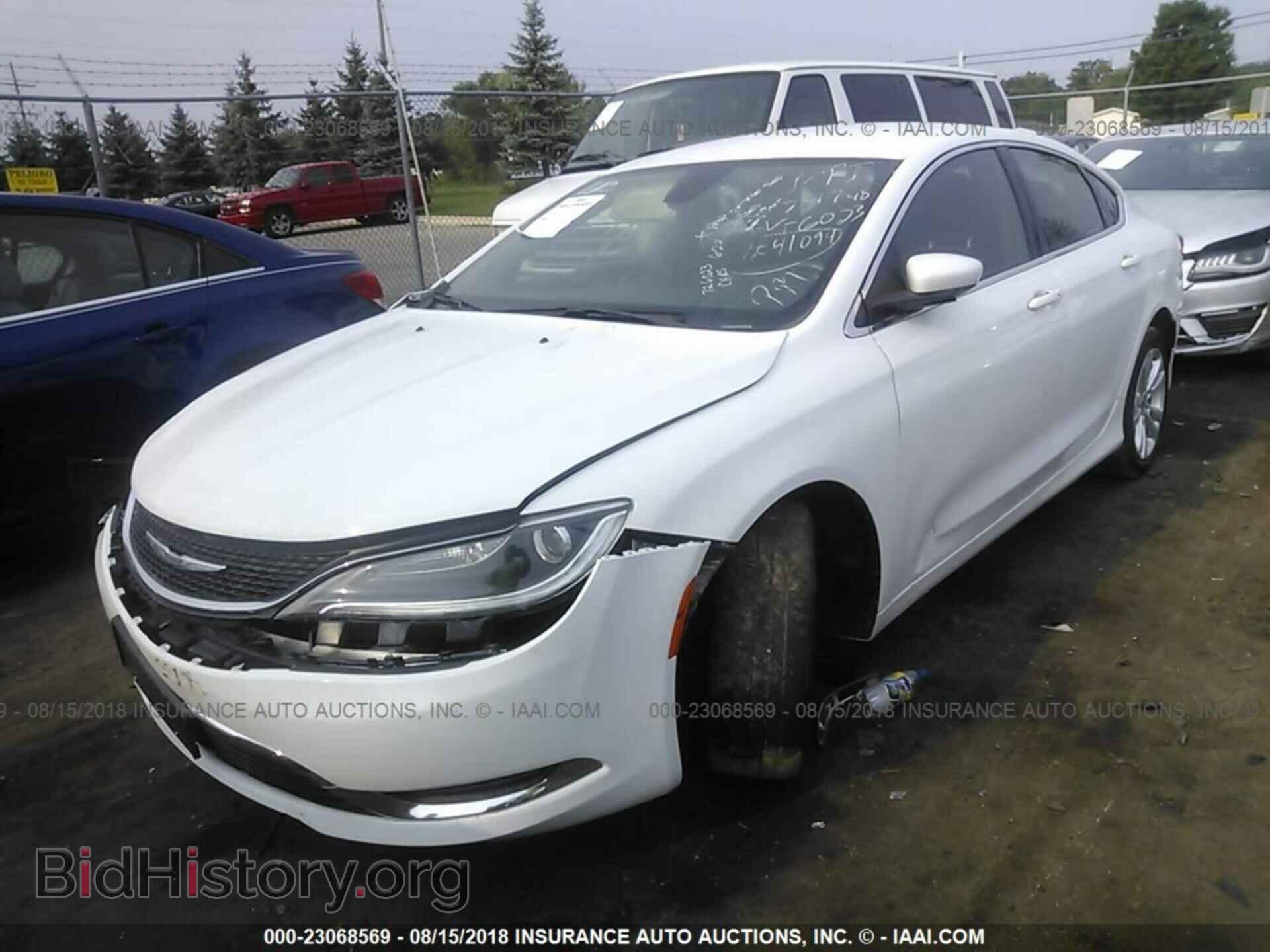 2015 Chrysler 200 - VIN: 1C3CCCAB5FN726023 - Photo 2