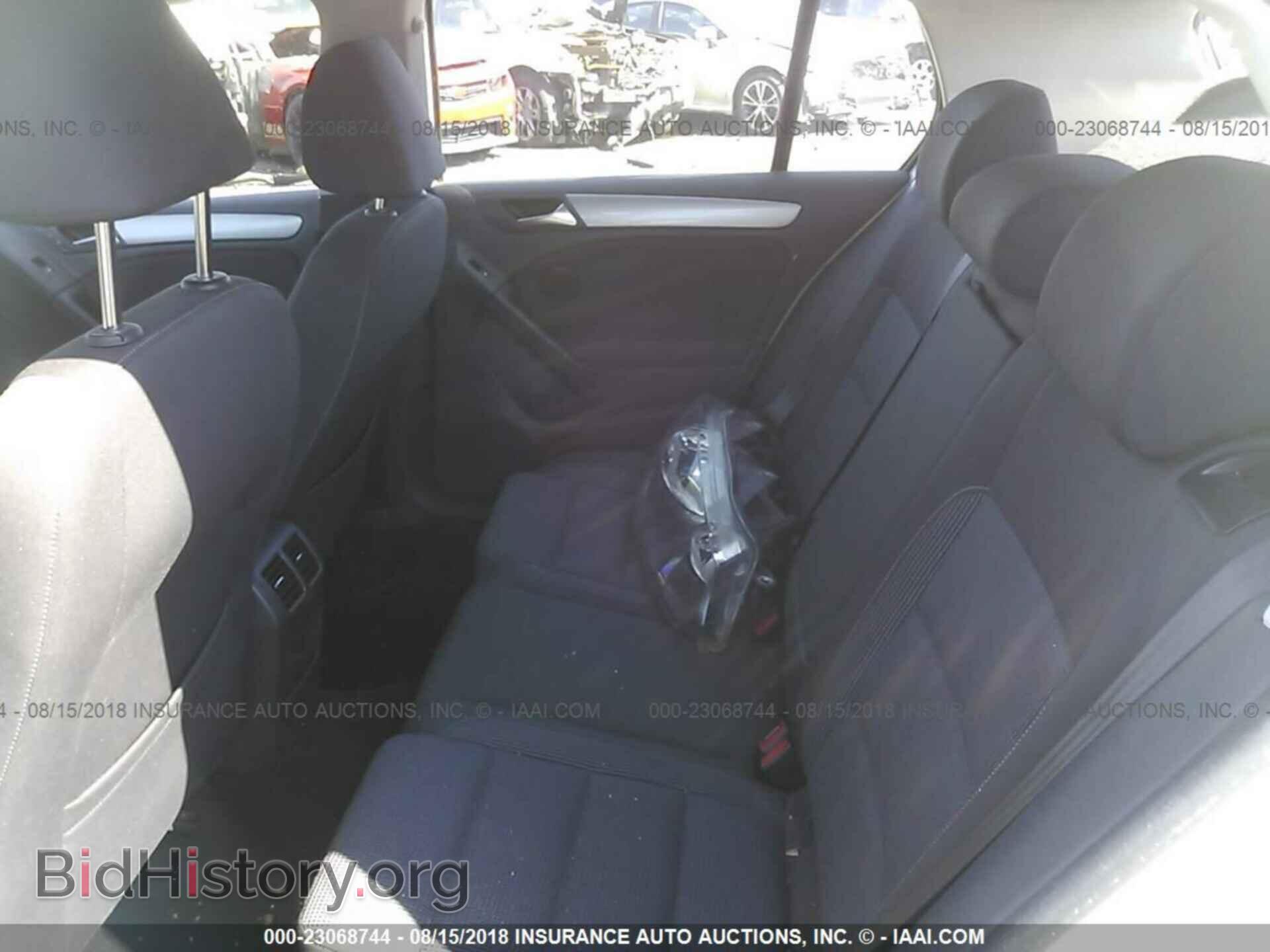 2012 Volkswagen Golf - VIN: WVWDB7AJ8CW198727 - Фото 8