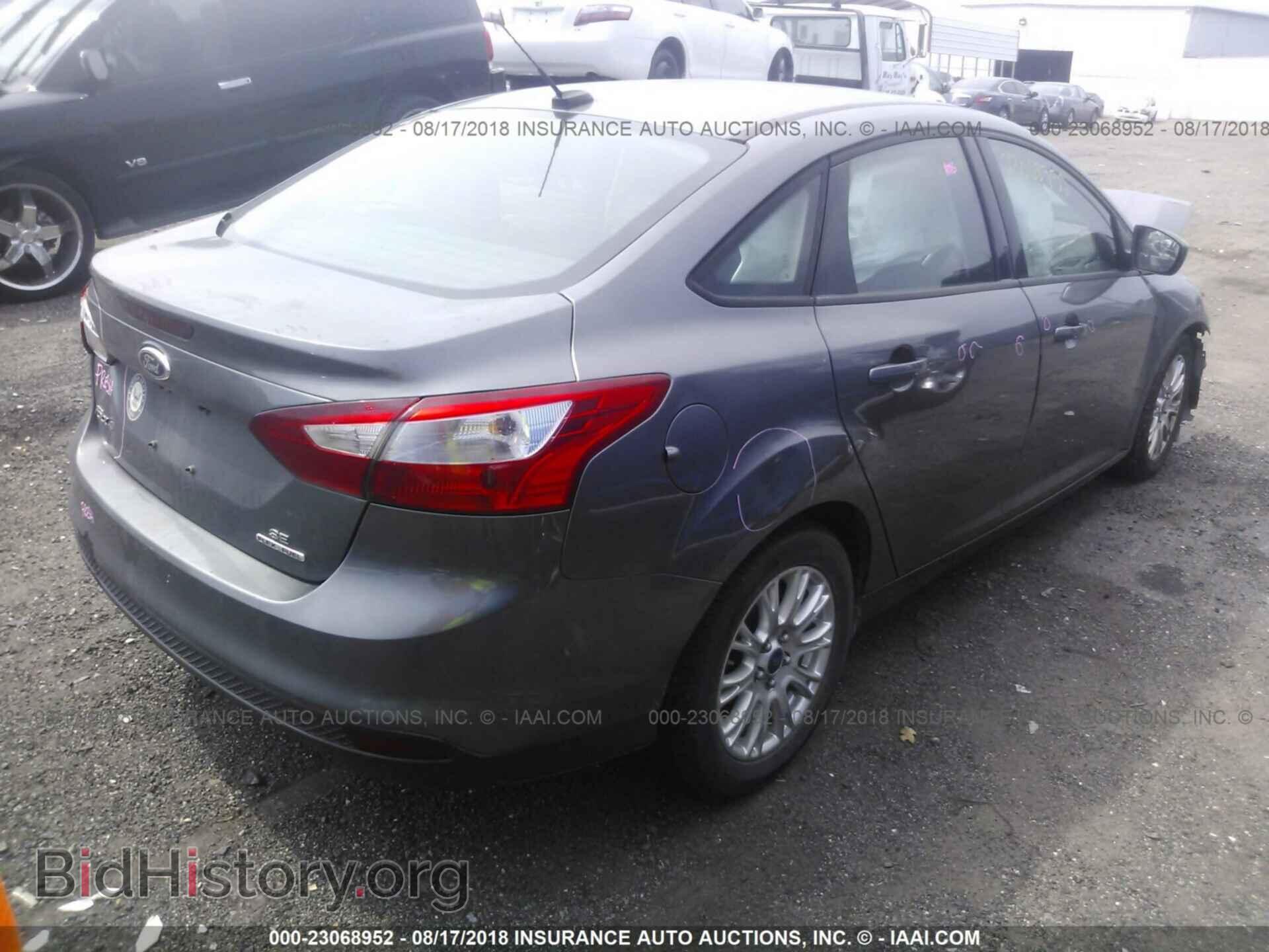 2012 Ford Focus - VIN: 1FAHP3F26CL455596 - Photo 4
