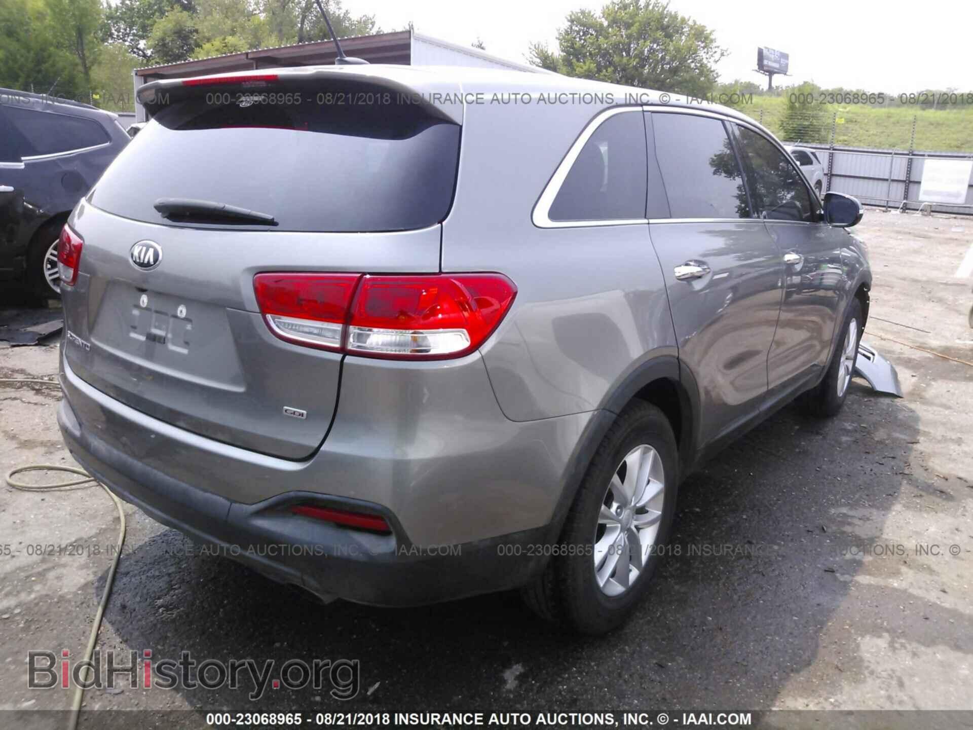 2018 Kia Sorento - VIN: 5XYPG4A32JG358609 - Фото 4