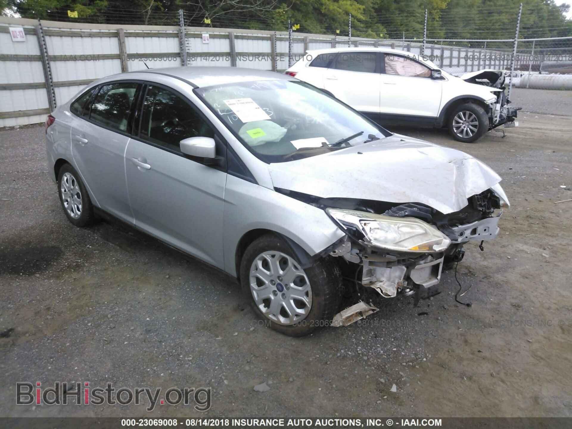 Photo 1FAHP3F25CL132401 - Ford Focus 2012