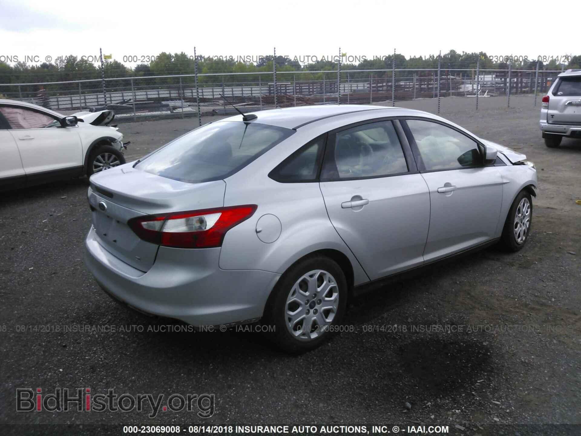 2012 Ford Focus - VIN: 1FAHP3F25CL132401 - Photo 4