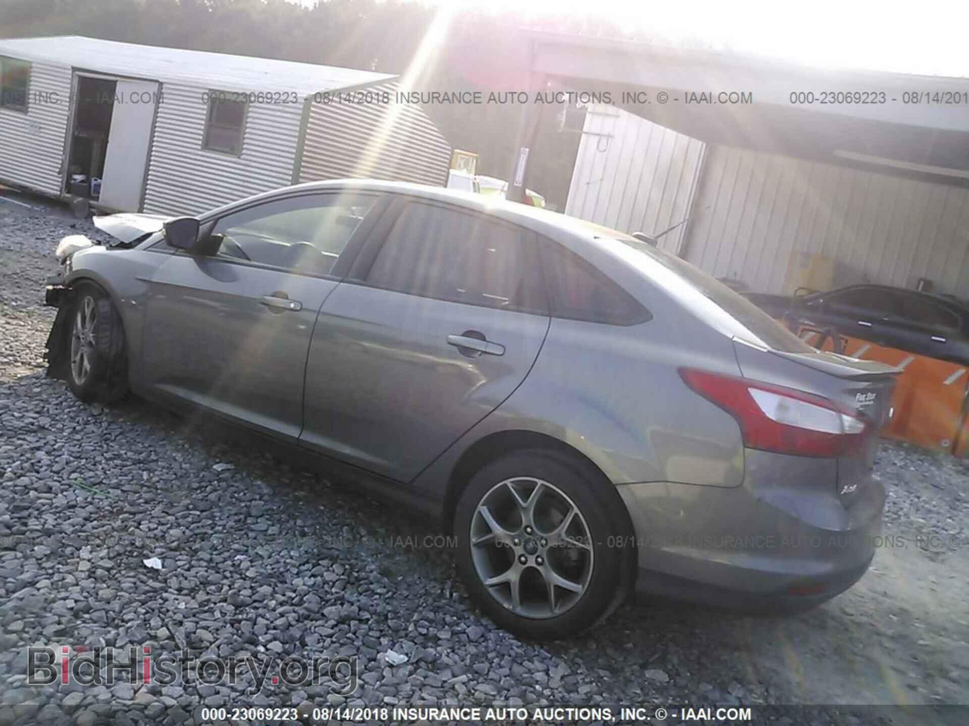 2014 Ford Focus - VIN: 1FADP3F21EL221867 - Photo 3