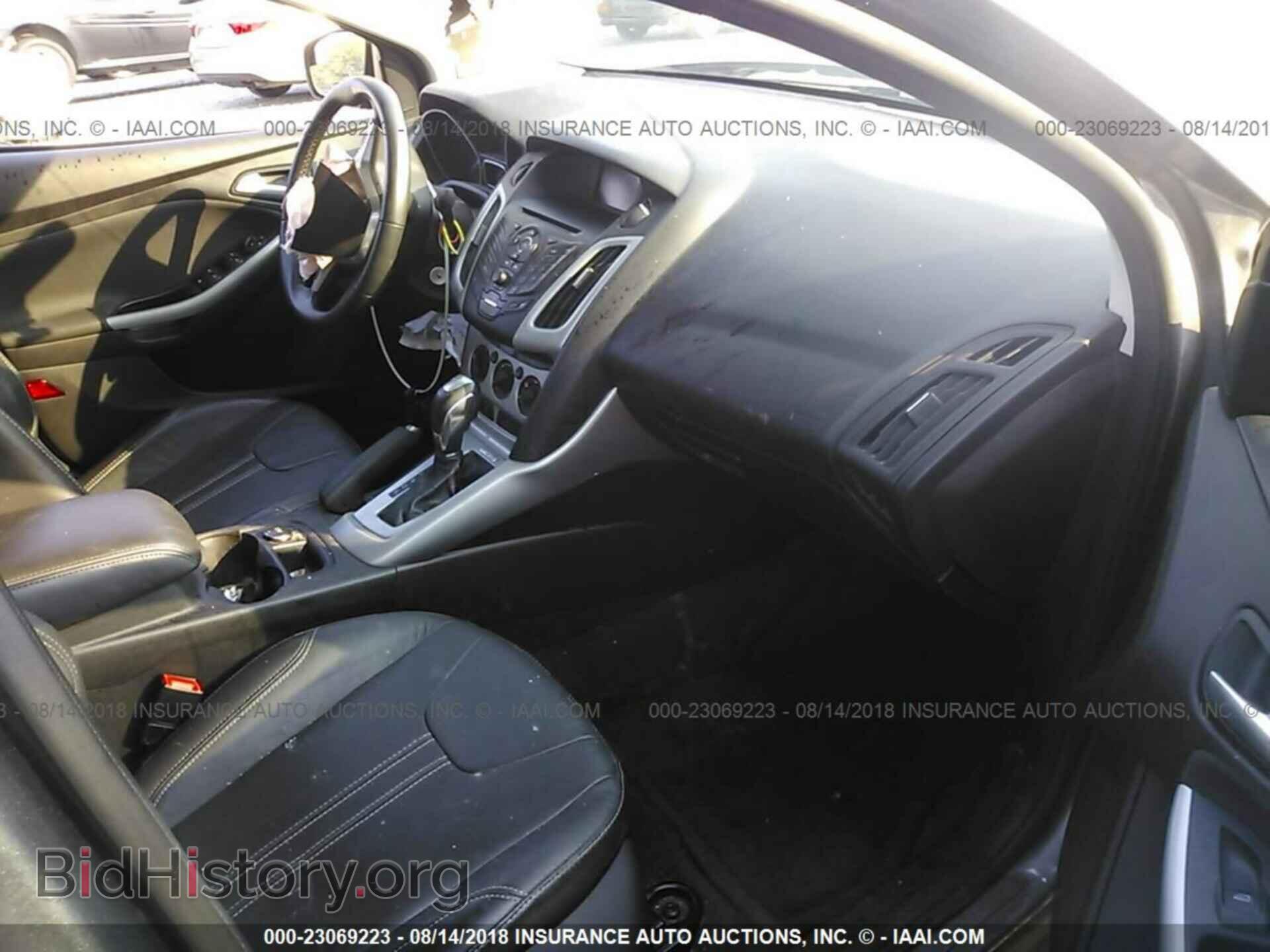 2014 Ford Focus - VIN: 1FADP3F21EL221867 - Photo 5
