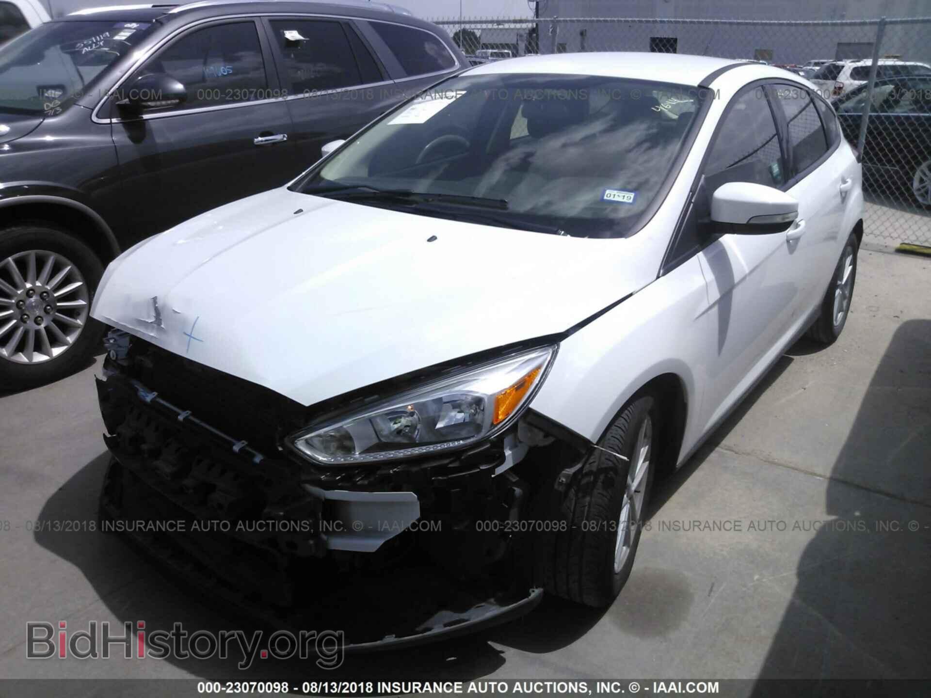 2017 Ford Focus - VIN: 1FADP3K26HL231496 - Photo 2