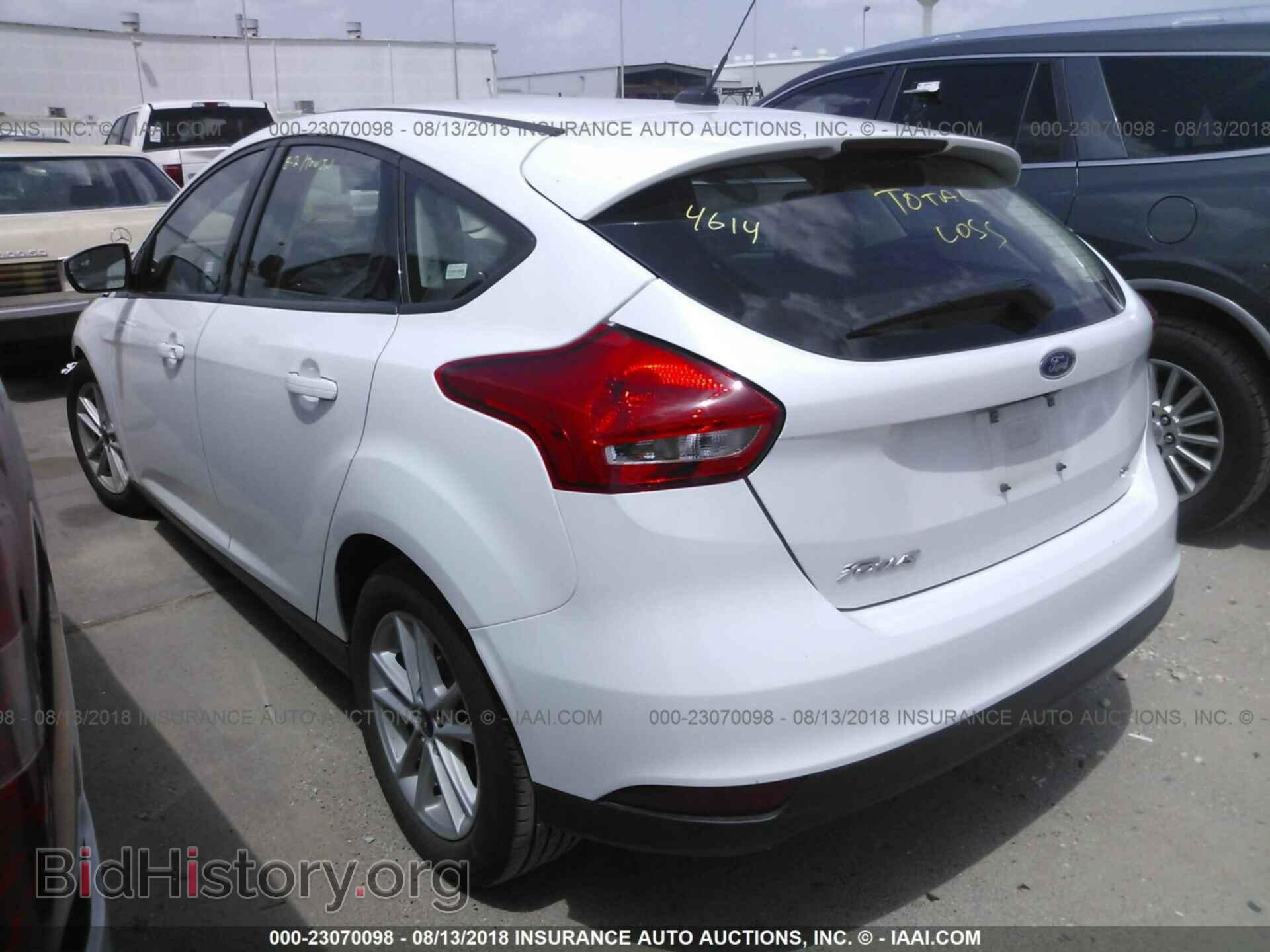2017 Ford Focus - VIN: 1FADP3K26HL231496 - Photo 3