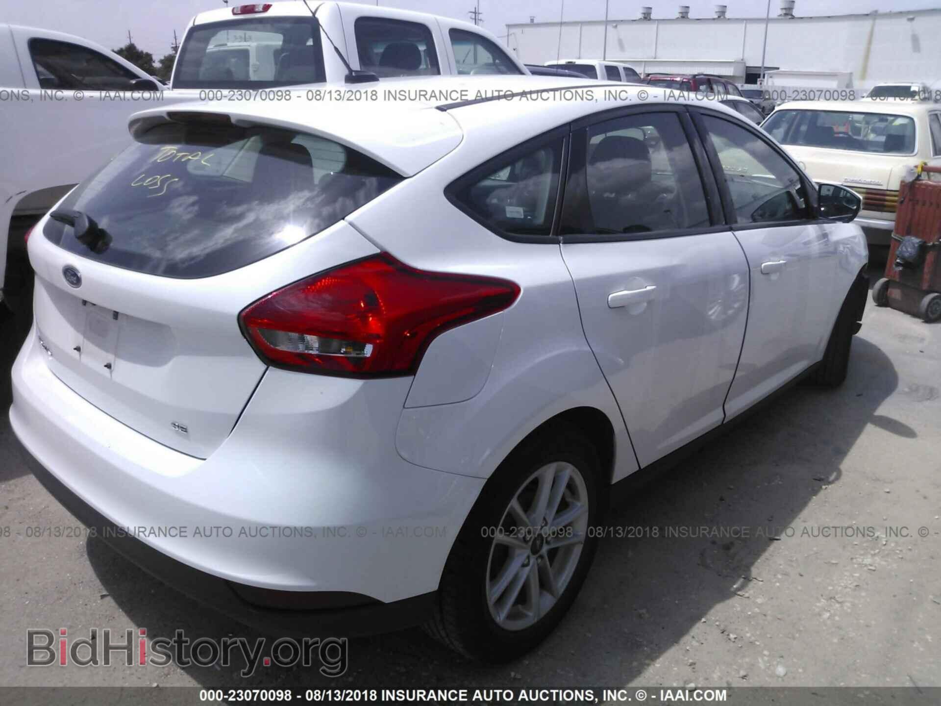 2017 Ford Focus - VIN: 1FADP3K26HL231496 - Photo 4