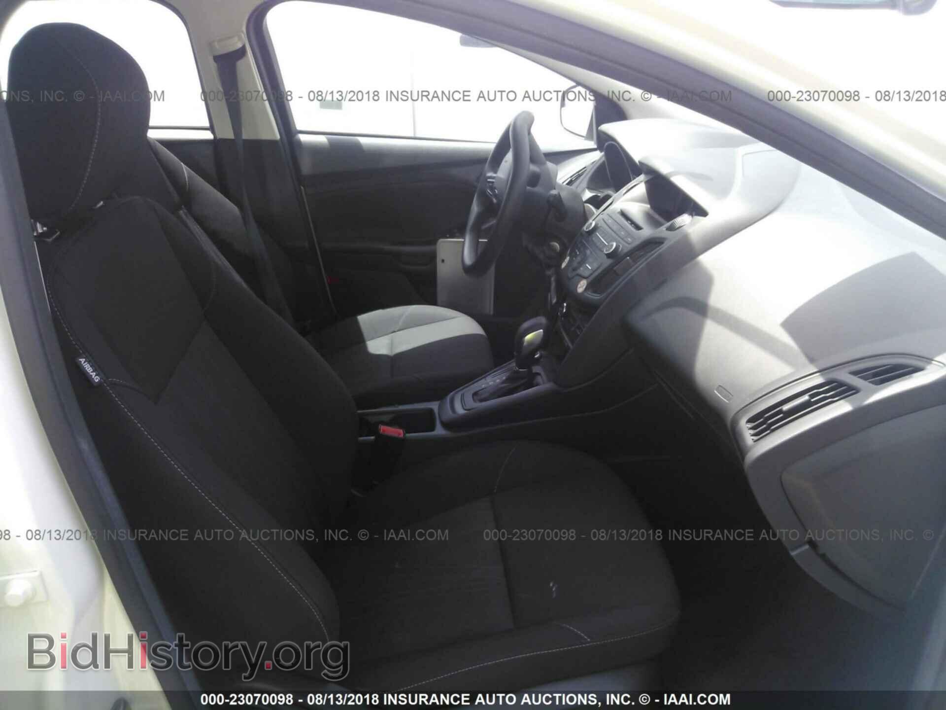 2017 Ford Focus - VIN: 1FADP3K26HL231496 - Photo 5