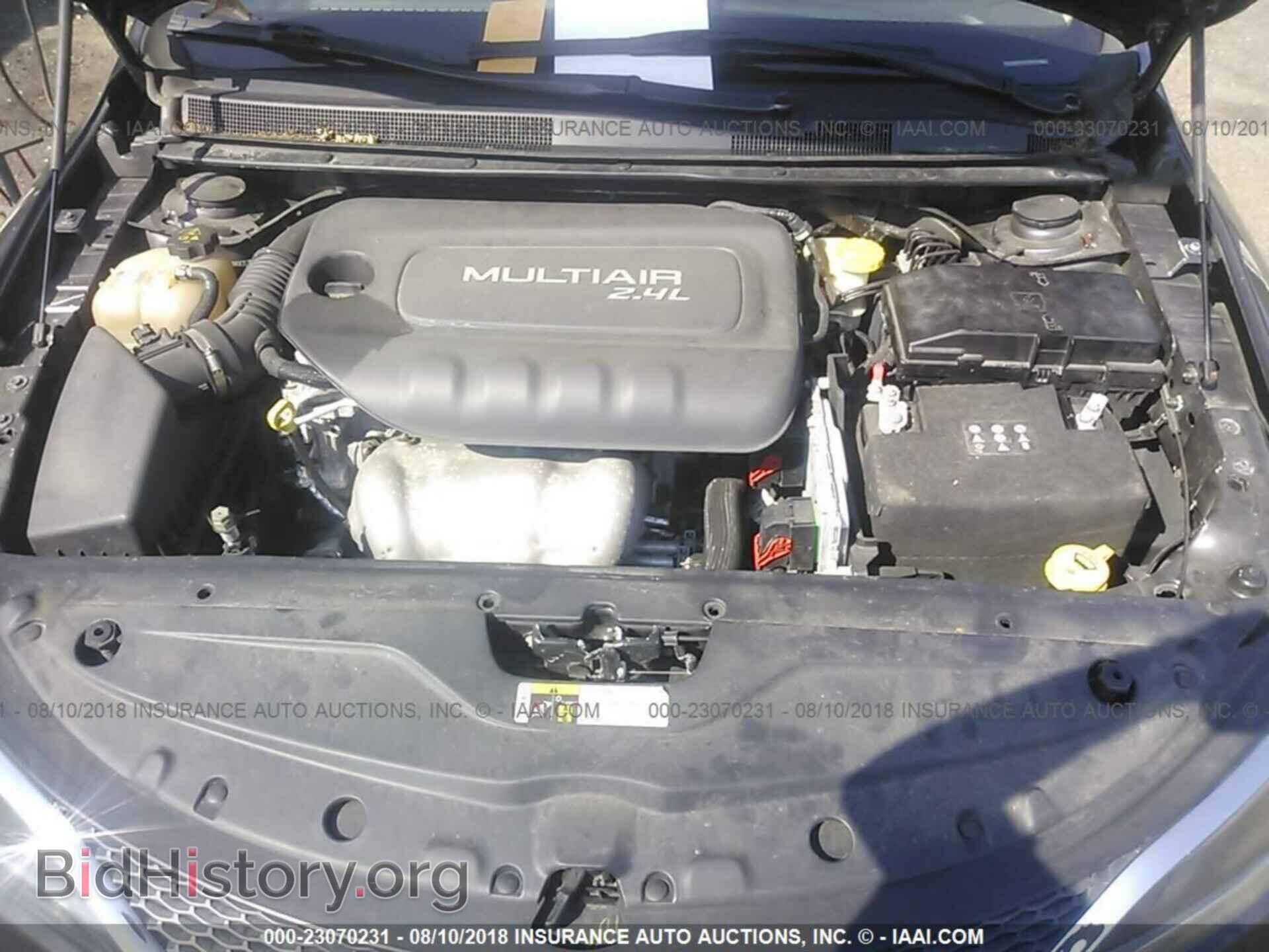 2015 Chrysler 200 - VIN: 1C3CCCAB8FN684866 - Фото 10