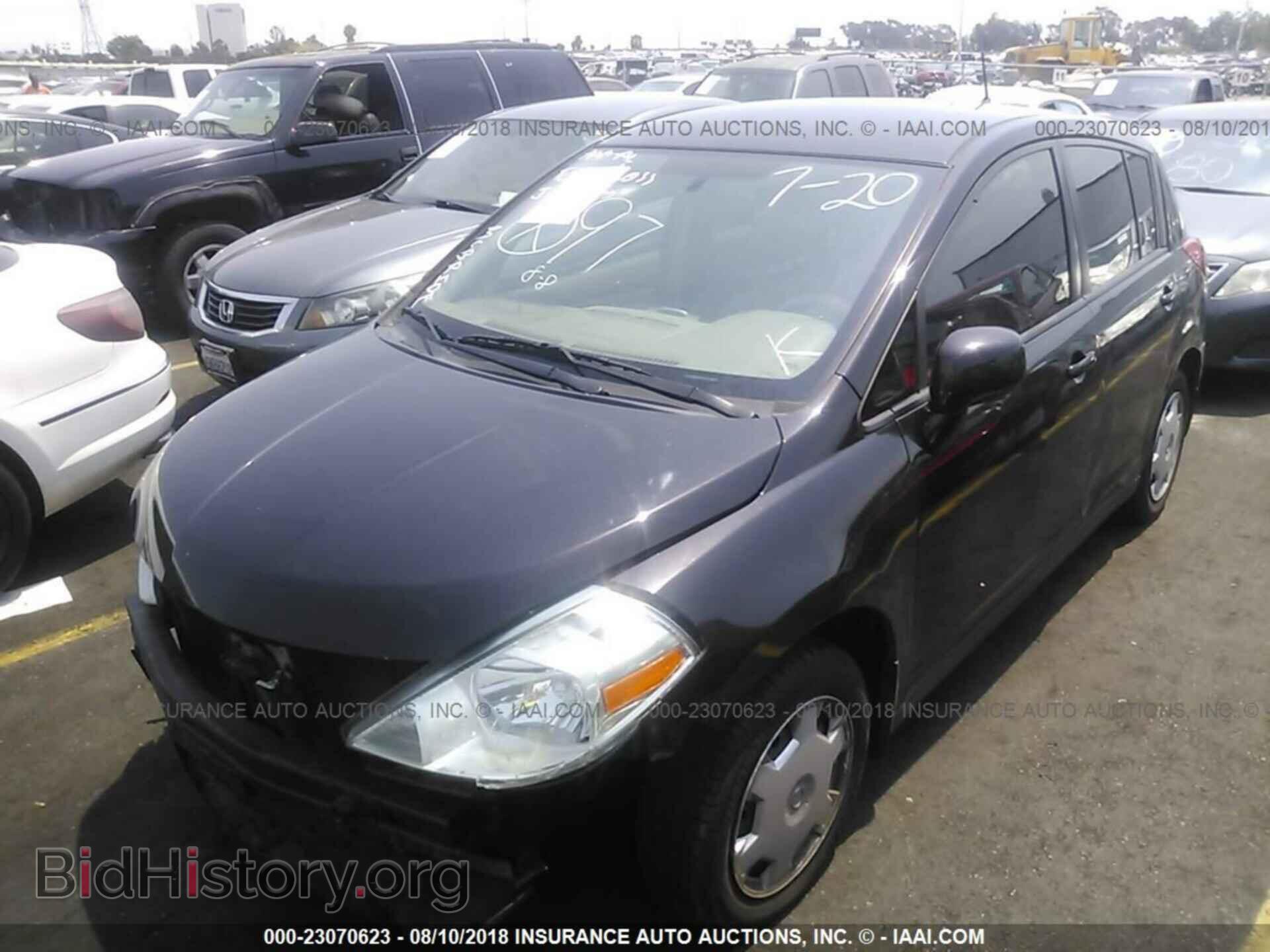 2011 Nissan Versa - VIN: 3N1BC1CP3BL378417 - Фото 2