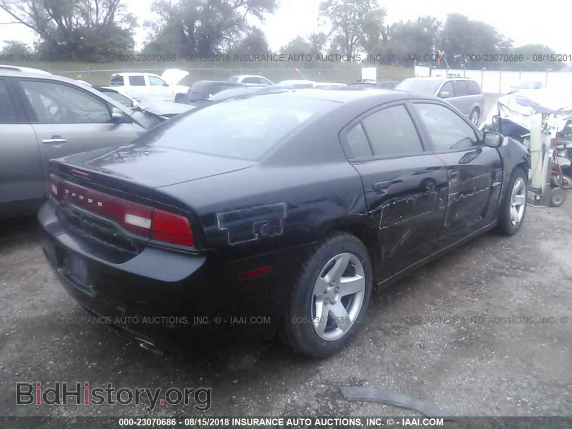 2013 Dodge Charger - VIN: 2C3CDXAT7DH649996 - Photo 4