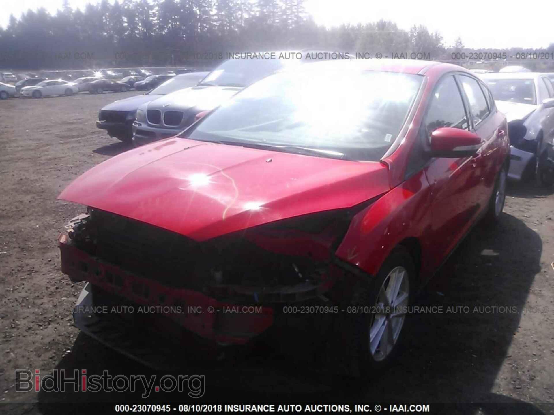 2016 Ford Focus - VIN: 1FADP3K2XGL339036 - Photo 2