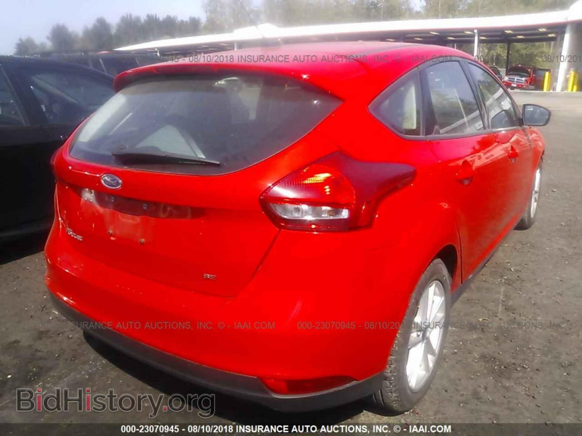 2016 Ford Focus - VIN: 1FADP3K2XGL339036 - Photo 4